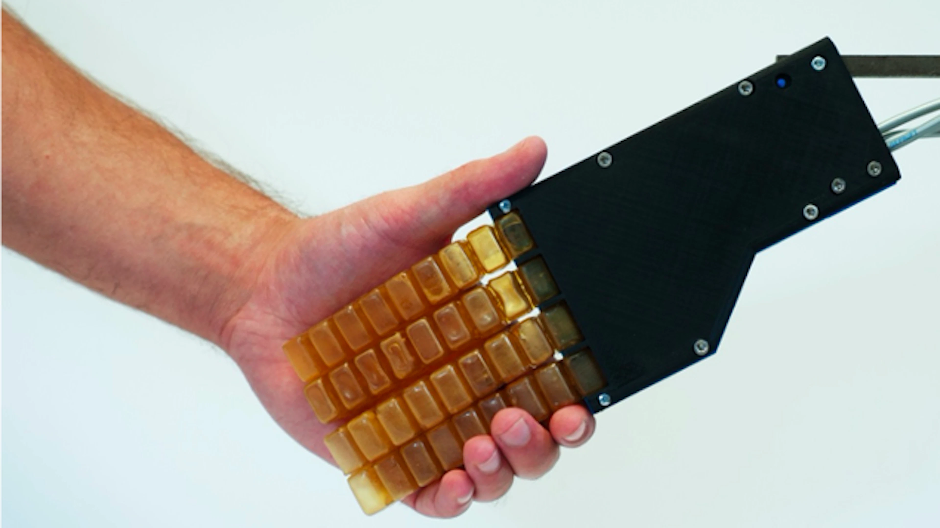 Zwaar beschadigde robot geneest vanzelf