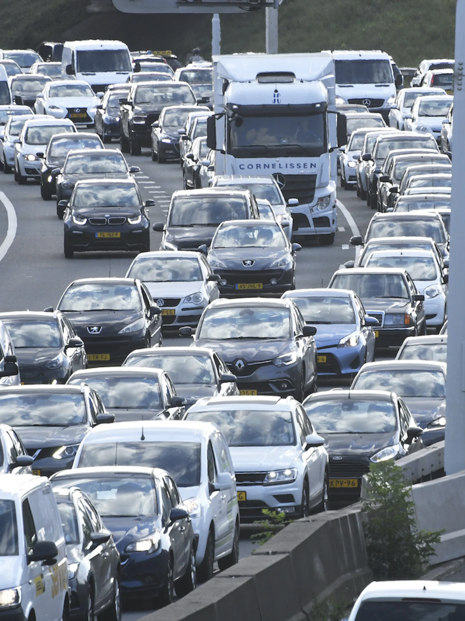 Ook de wegen zelf veroorzaken luchtvervuiling