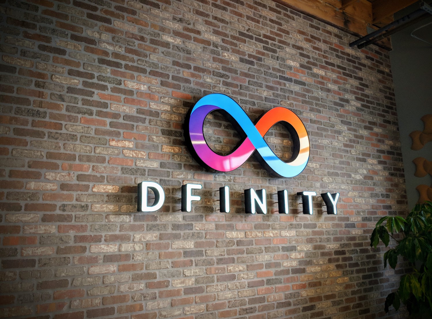 Hoe Dfinity het internet wil bevrijden
