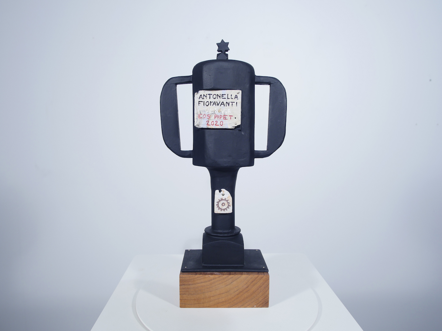 Kunstenaars Robbert&Frank ontwerpen Eos Pipet Award