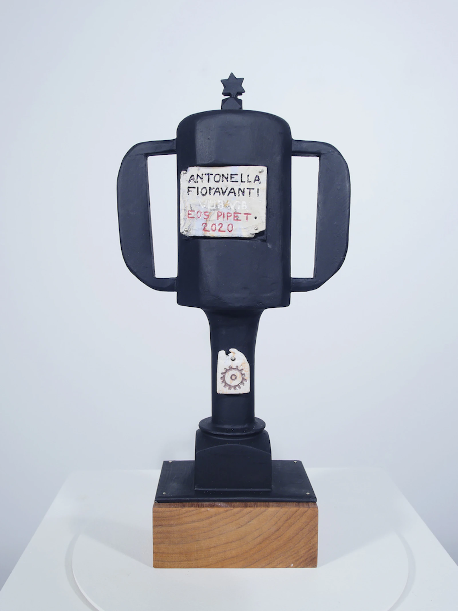 Kunstenaars Robbert&Frank ontwerpen Eos Pipet Award