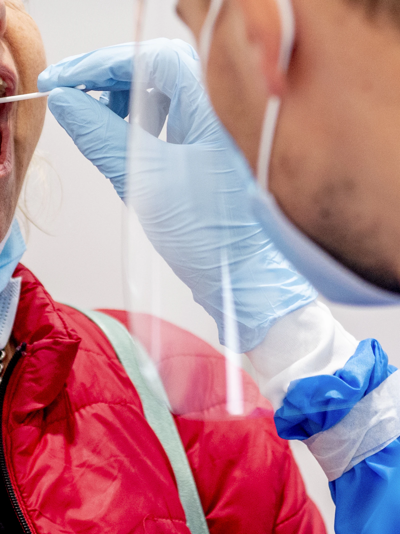 Herbesmettingen: hoe snel verdwijnt de immuniteit tegen covid-19?