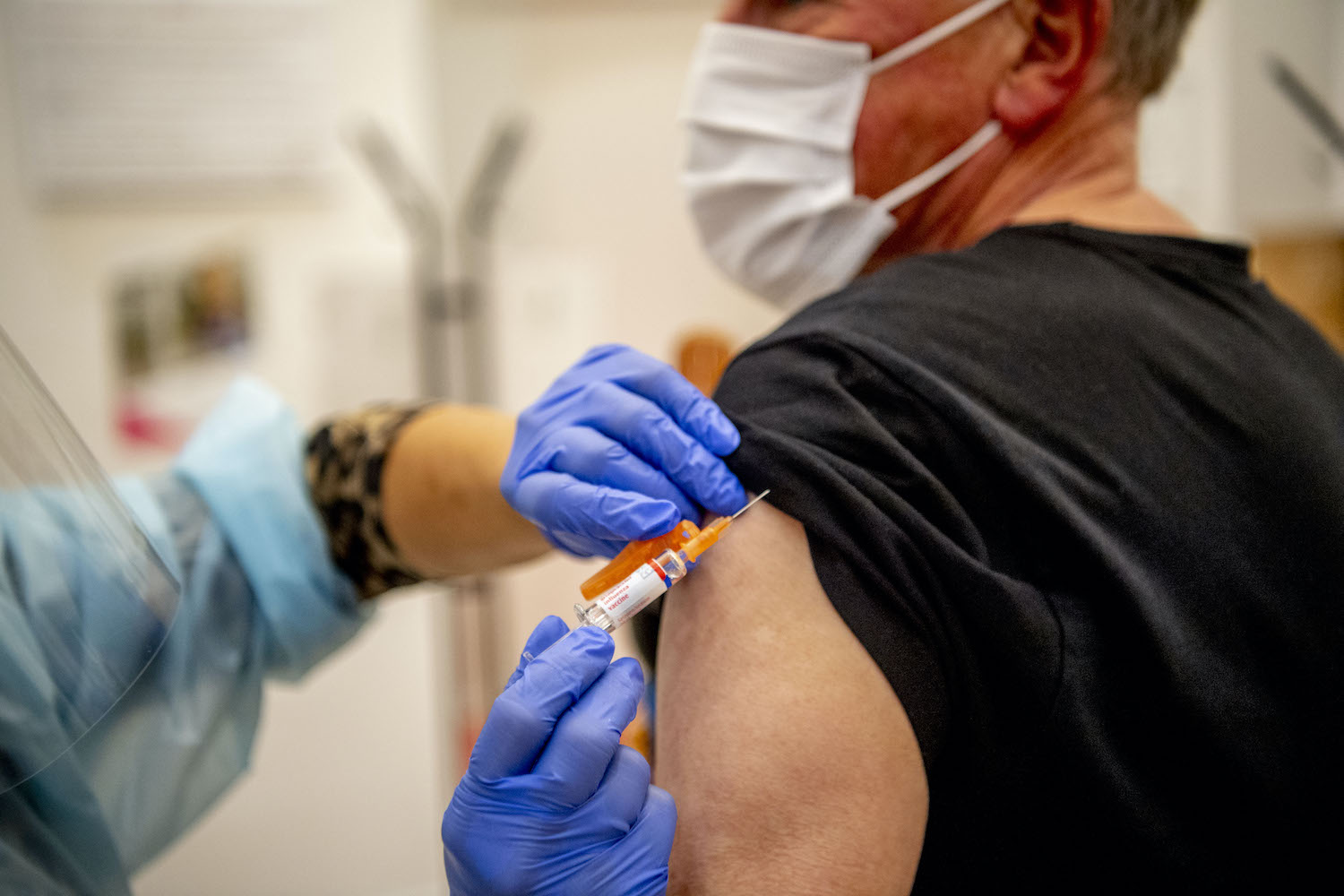 Waarom wordt de coronavaccinatie niet verplicht?