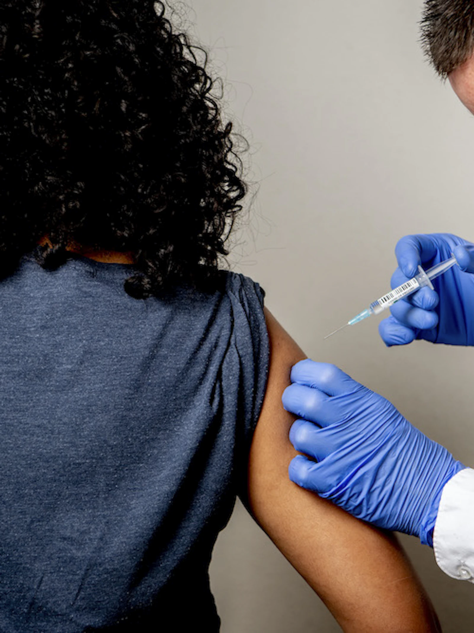 Waarom moeten gevaccineerde personen de coronamaatregelen blijven volgen?