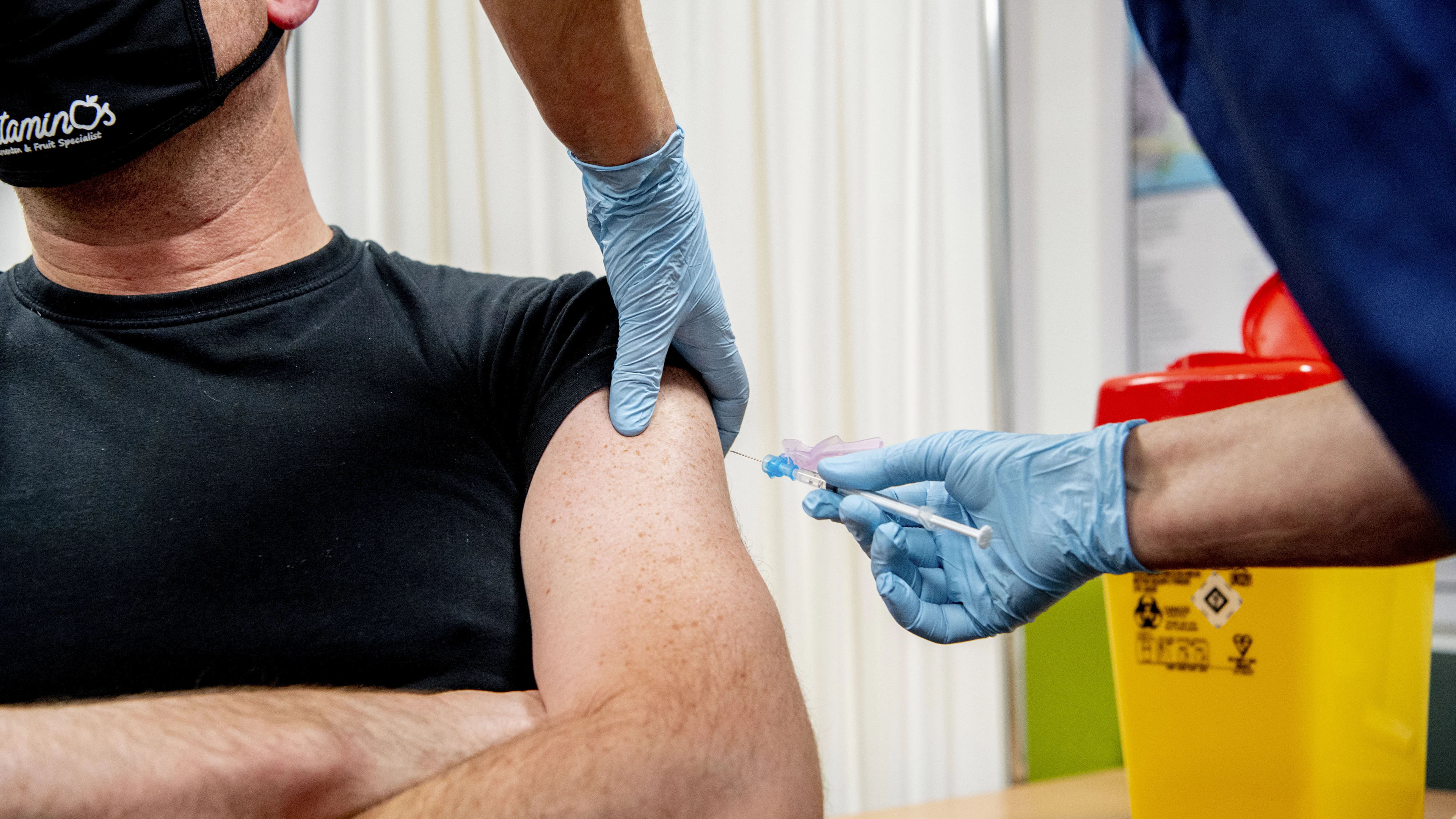 Hoe werken de coronavaccins? Bijna één op twee artsen weet het niet
