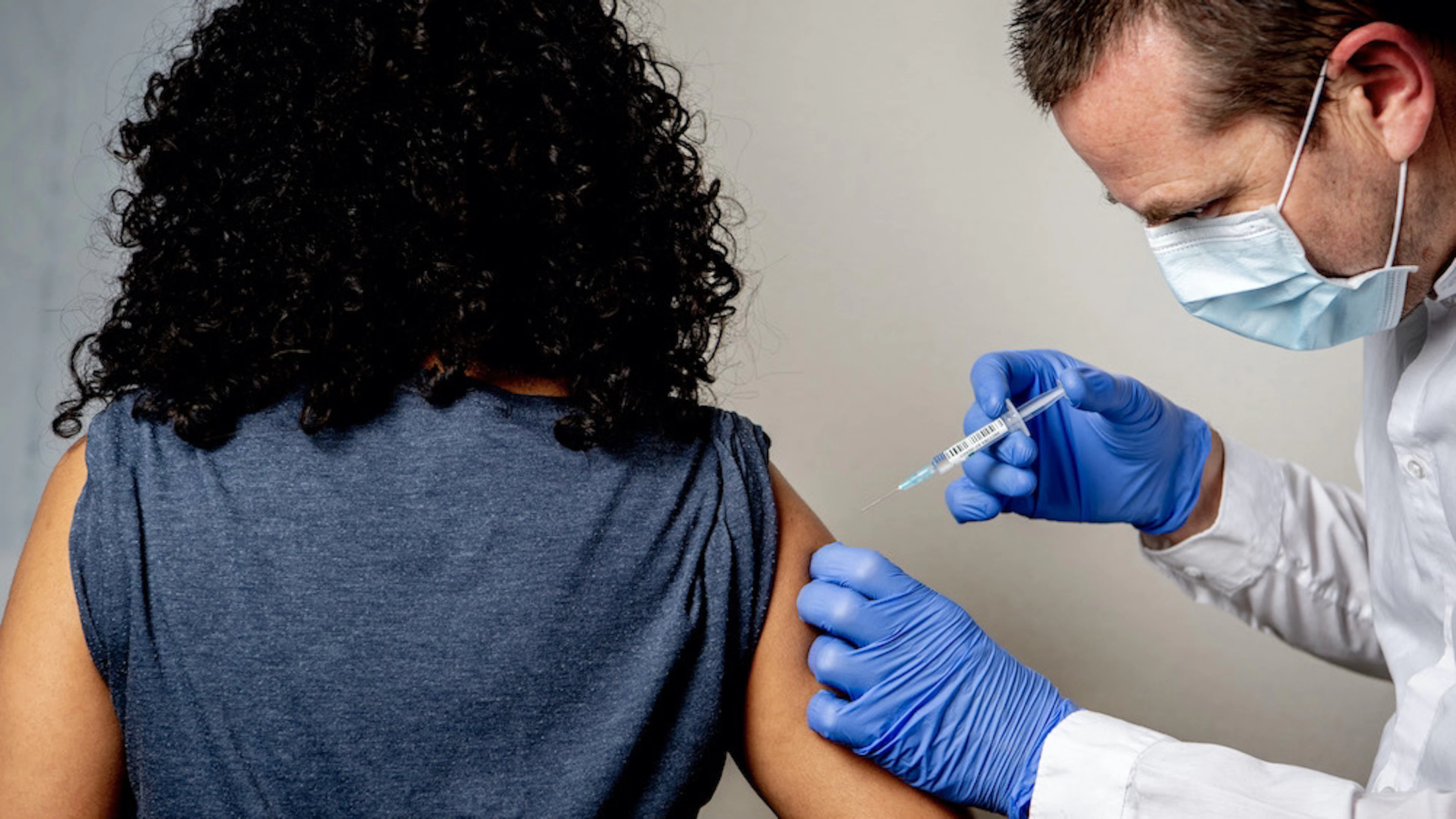Vijf redenen waarom RNA-vaccins ons DNA niet veranderen