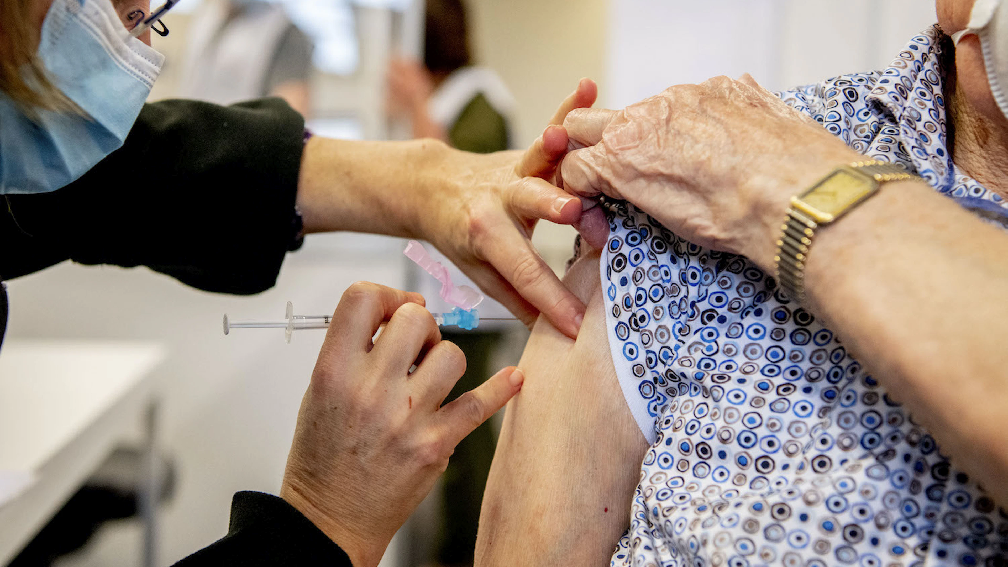 Zeg niet zomaar ‘vetbolletjes’ tegen ingenieuze nanomedicijnen die het mRNA-vaccin in onze cellen afleveren