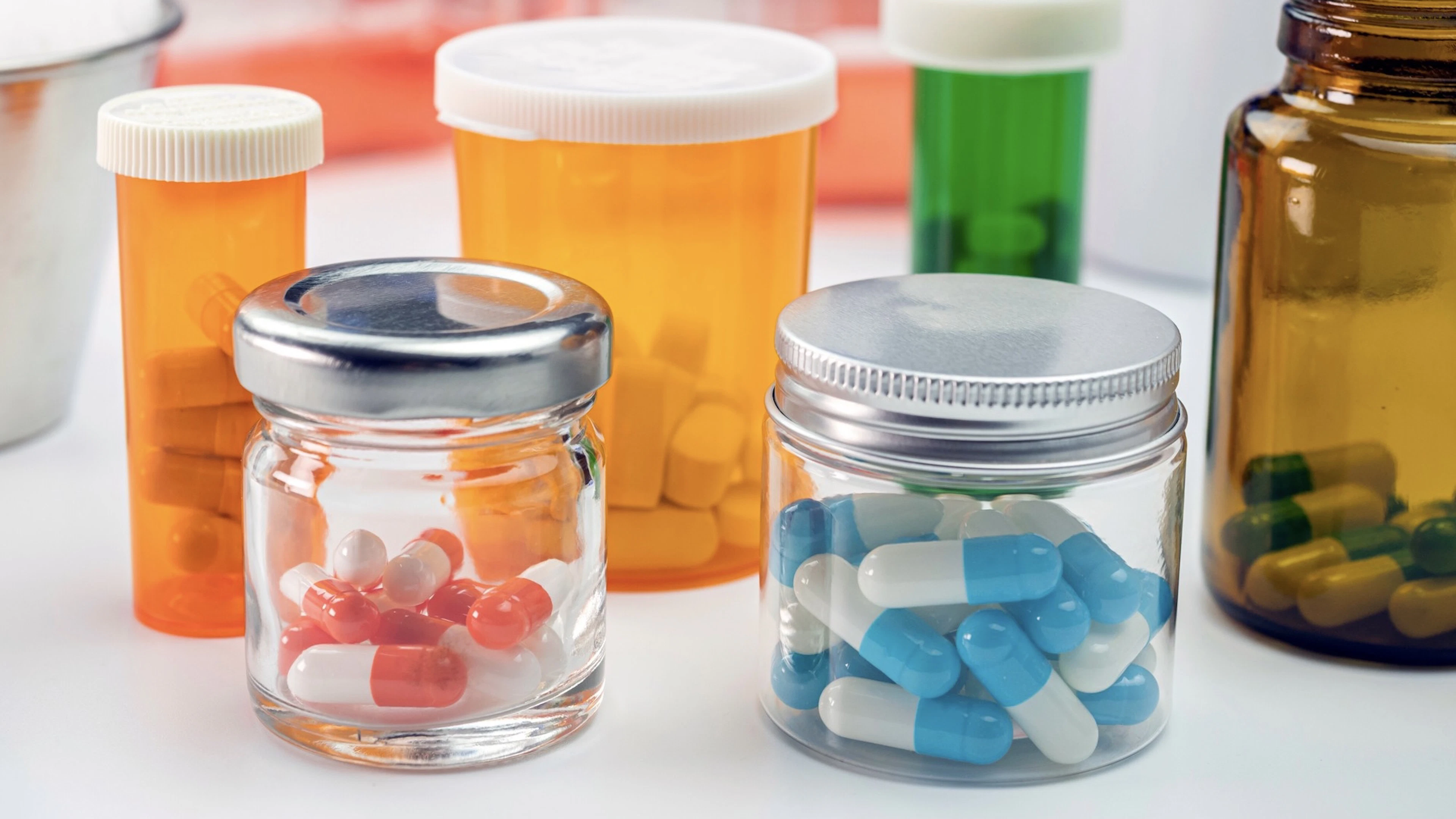 Vitamines en mineralen zijn geen wondermiddelen tegen covid-19