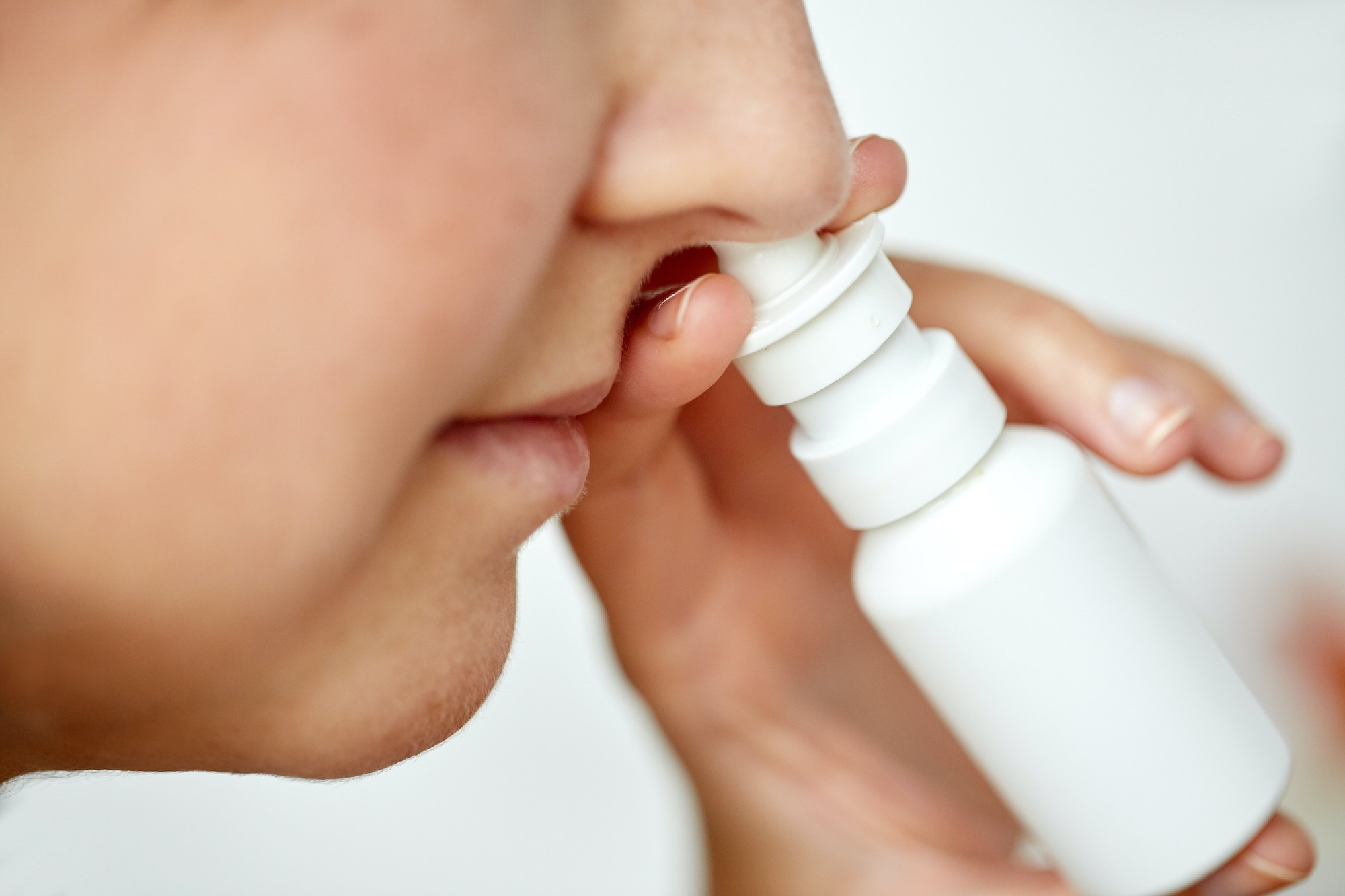 Neusspray met oxytocine stimuleert natuurlijke aanmaak ‘knuffelhormoon’ bij mensen met autisme