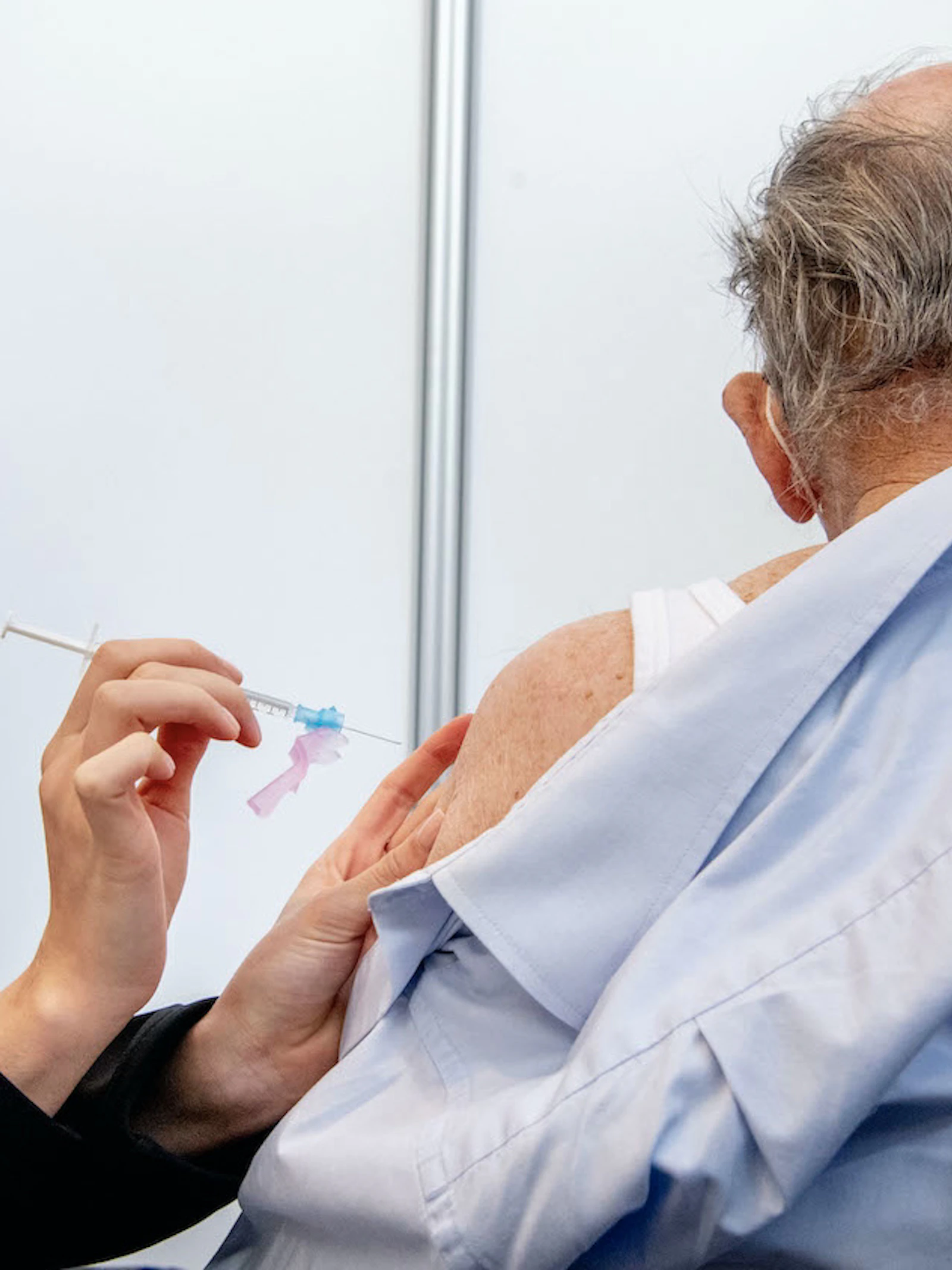 Zijn coronavaccins veilig voor mensen met een allergie?