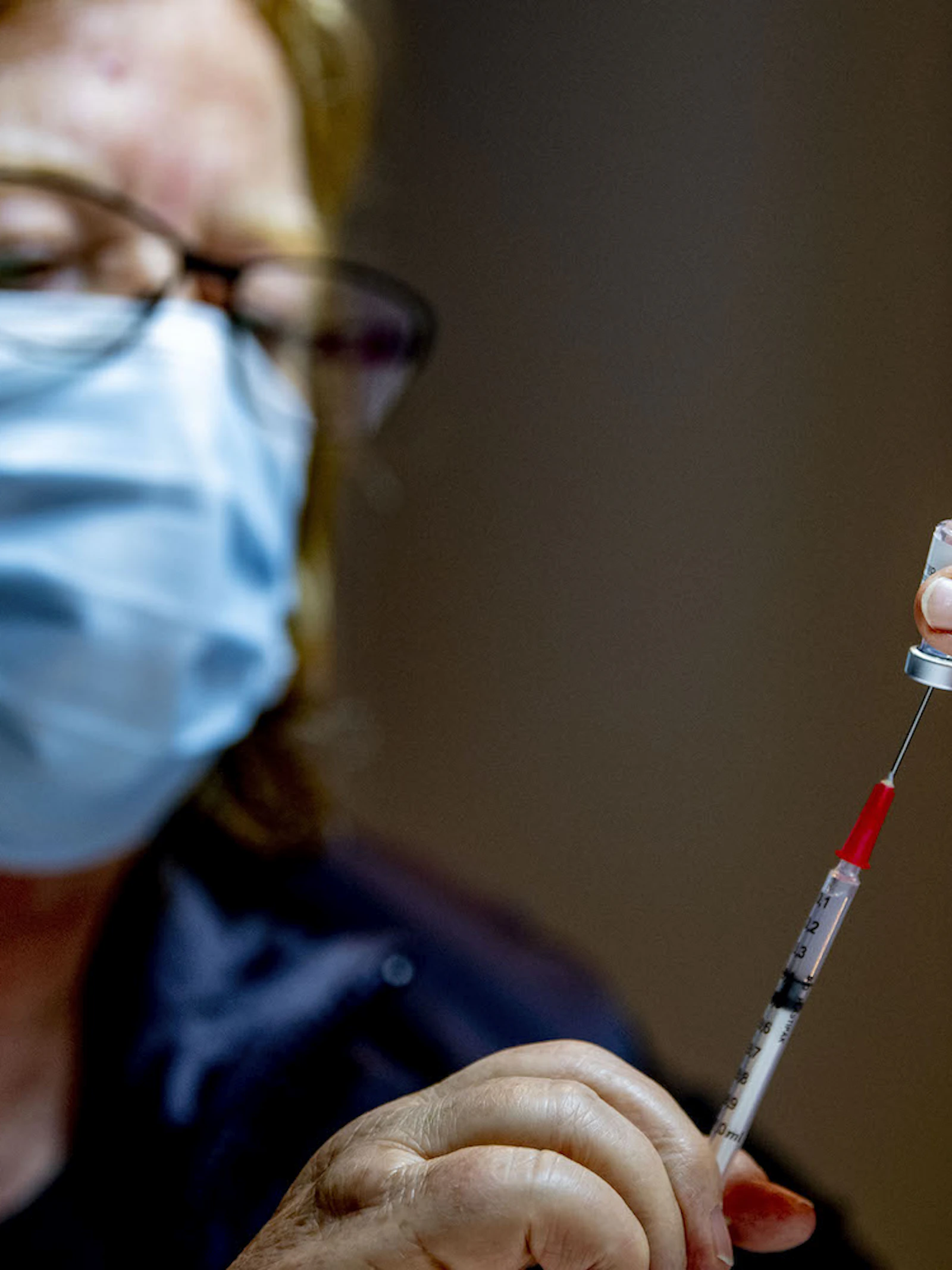 Ook na een corona-infectie blijven twee dosissen van een vaccin (voorlopig) de verstandigste keuze