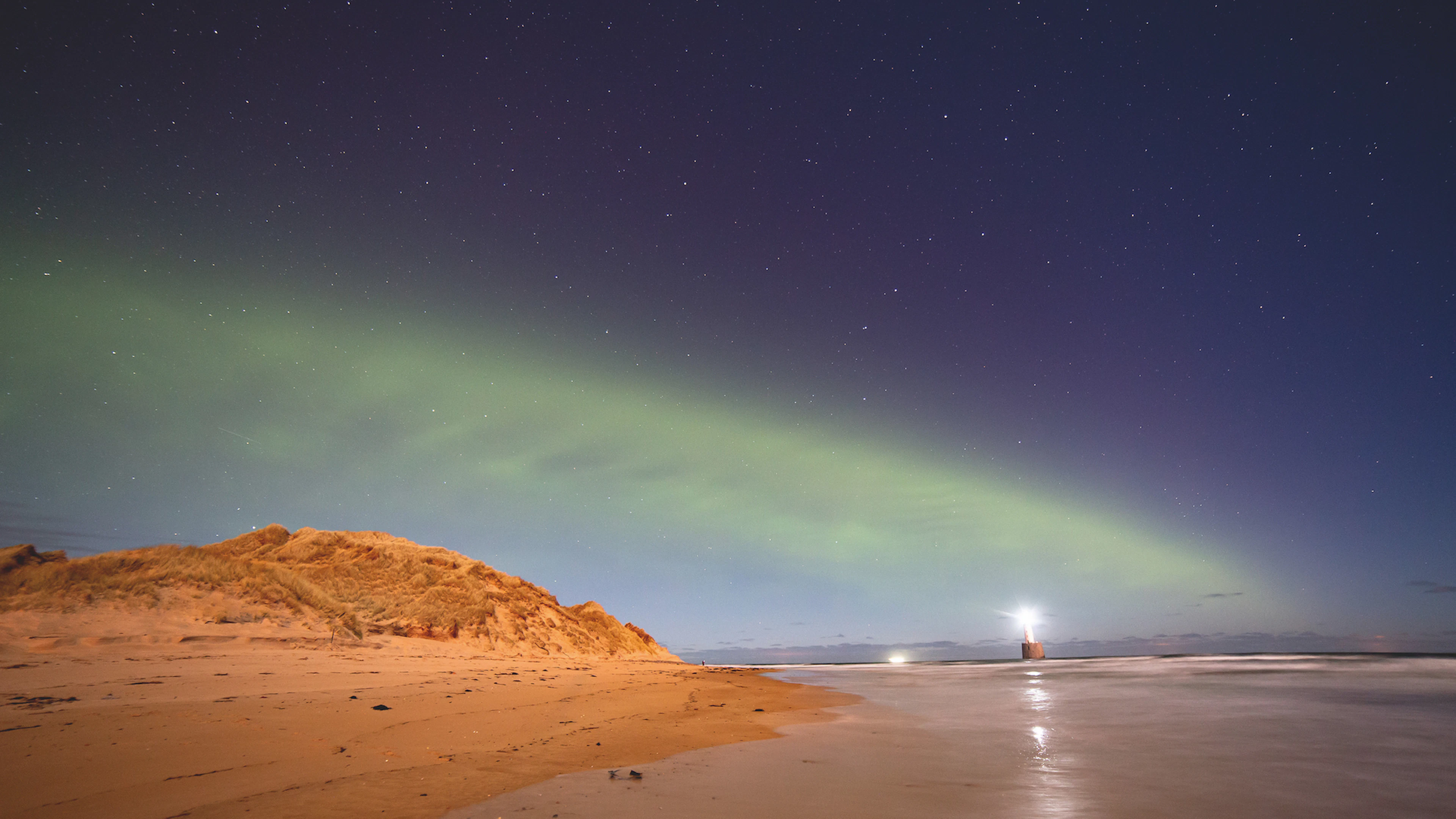 Lichtgevende 'zandduinen' zijn zeldzame variant van het noorderlicht