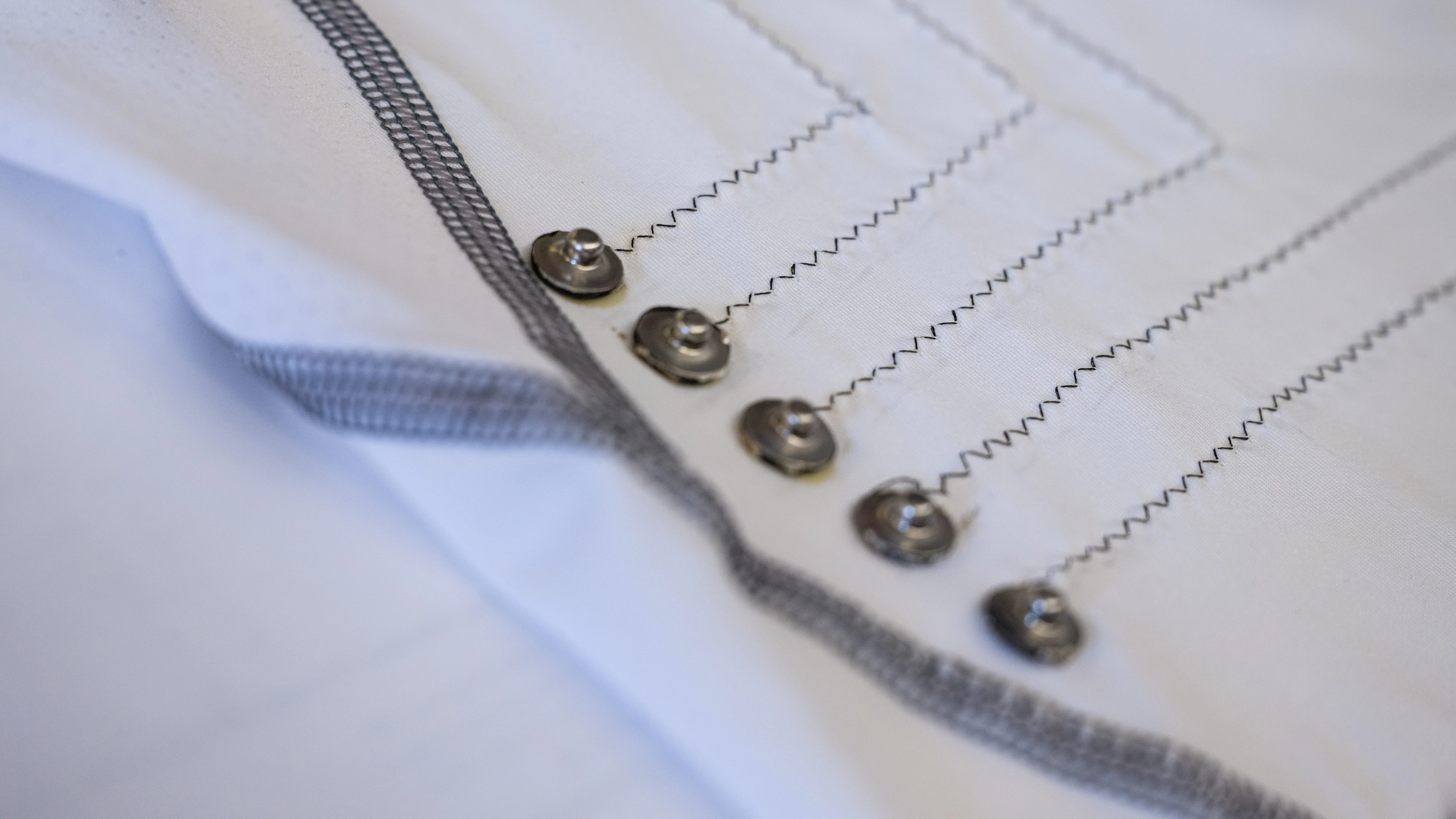 ‘Slim shirt’ houdt het hart in de gaten
