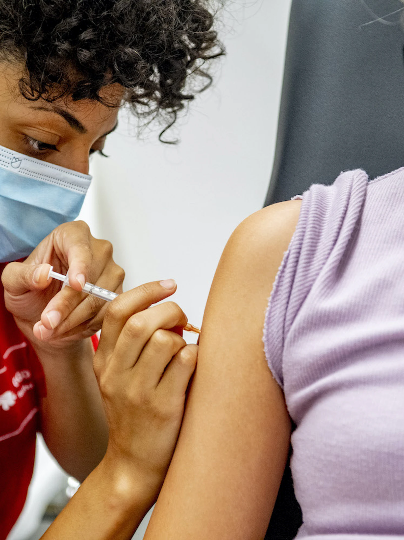 Vaccinatie zorgt voor belangrijke barrière van antilichamen in de neus