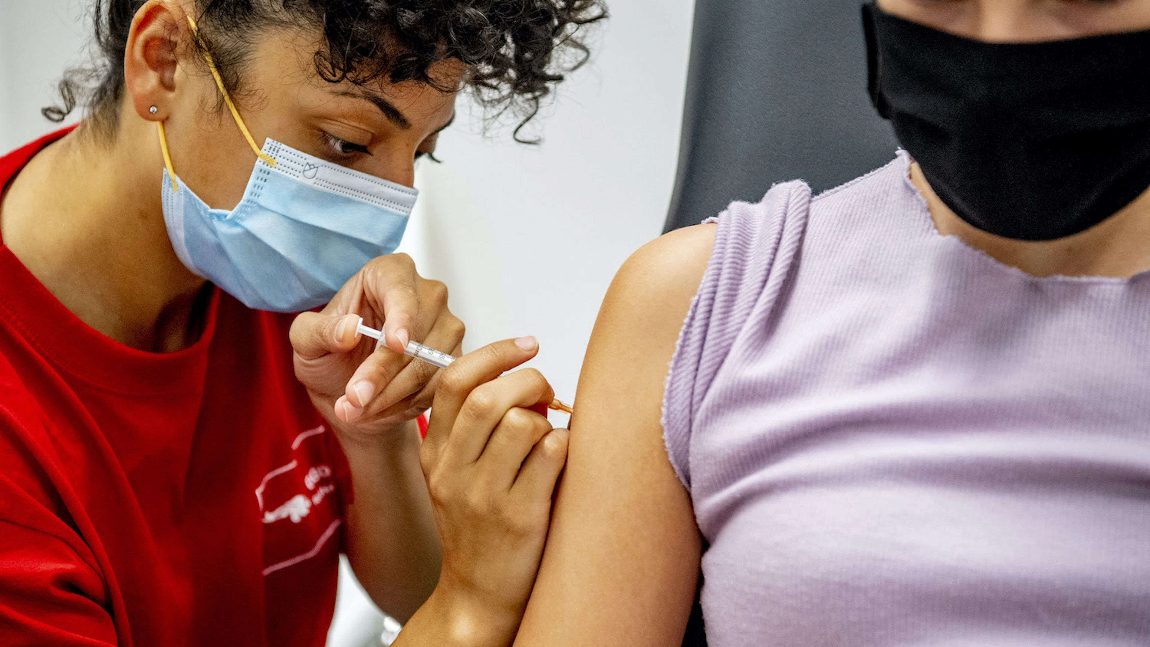 Vaccinatie zorgt voor belangrijke barrière van antilichamen in de neus