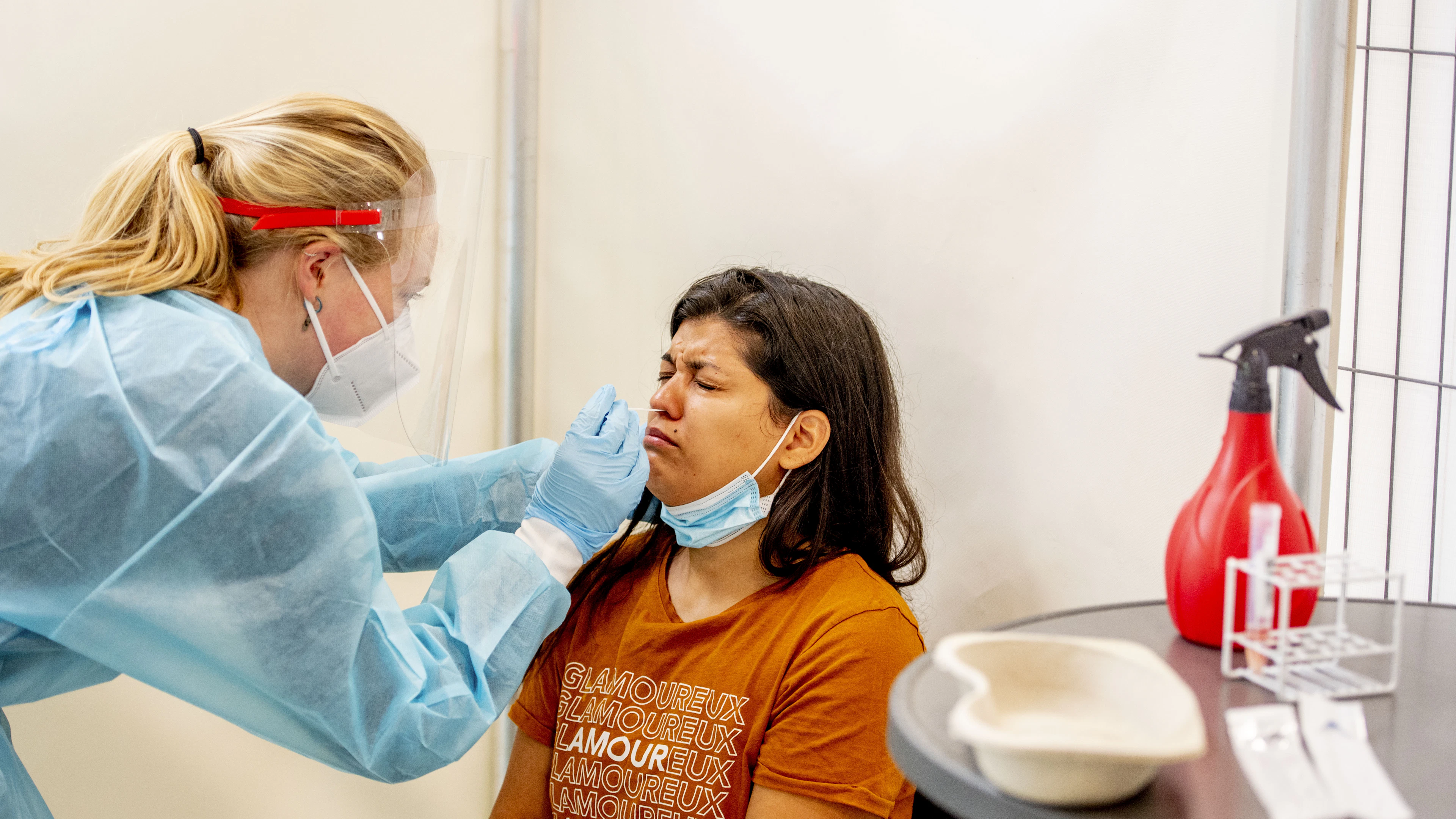 Waarom doorbraakinfecties na covid-19-basisvaccinatie kunnen toenemen