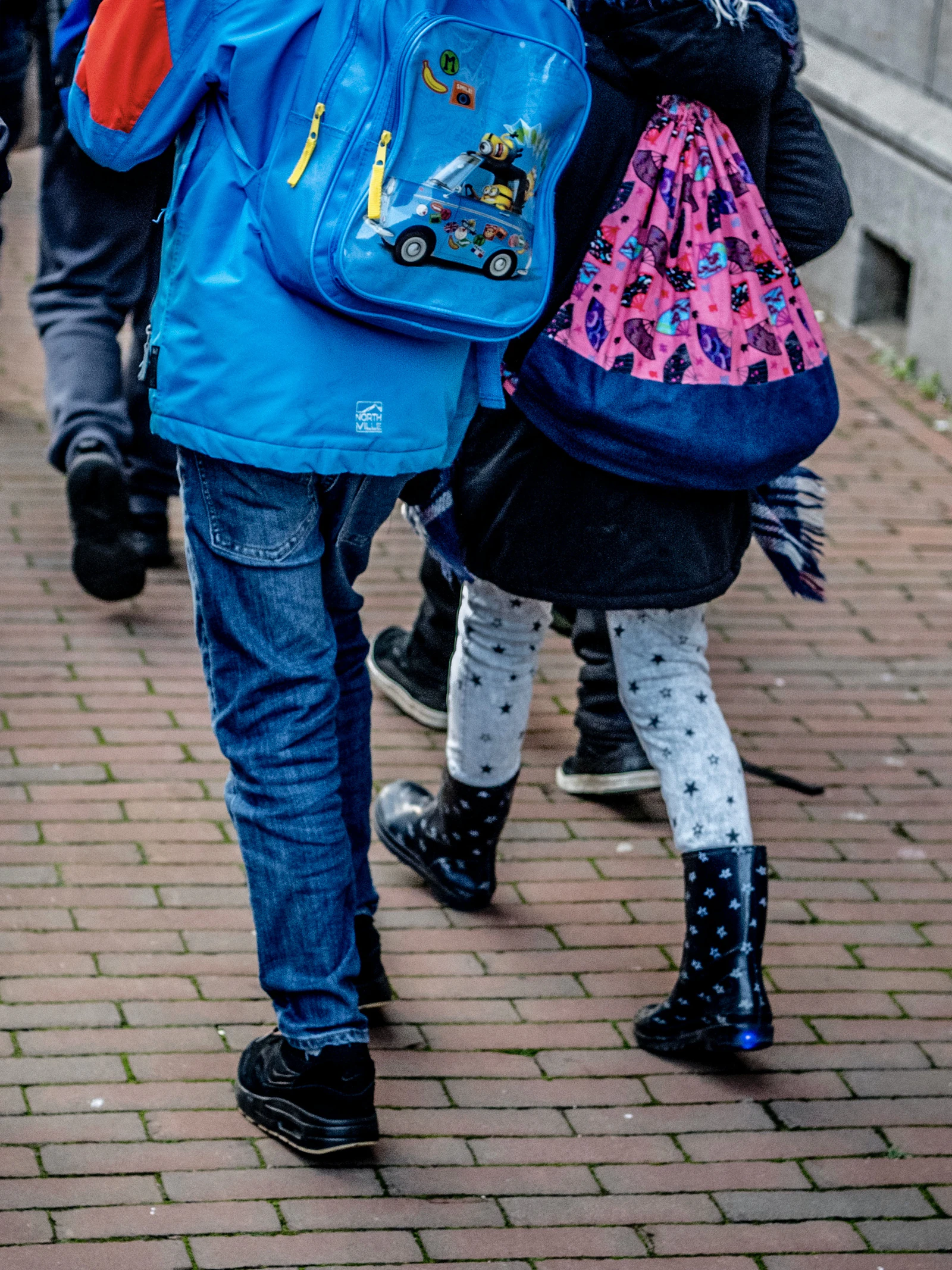 Neuronen discrimineren niet. De samenleving doet dat wel