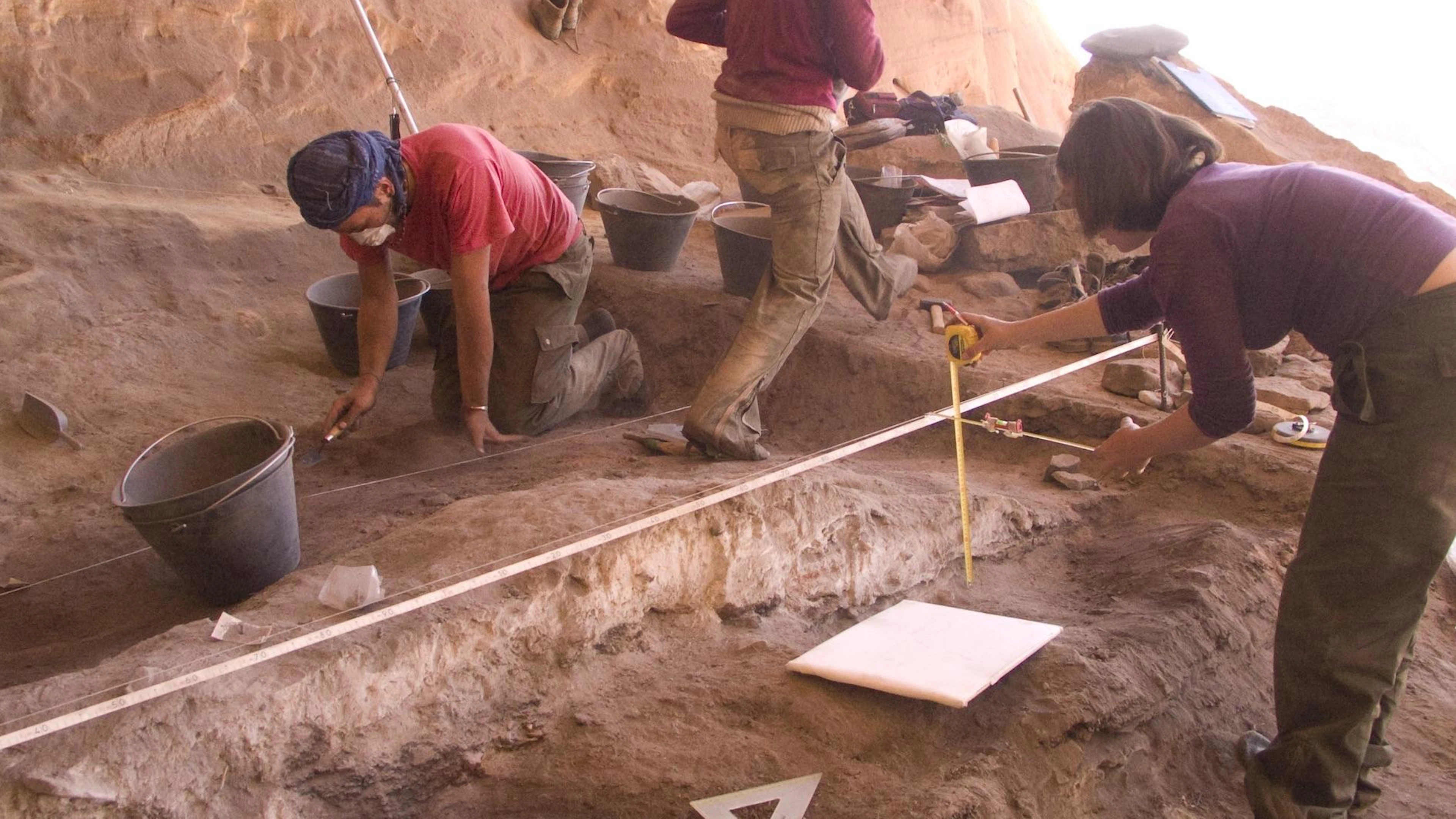 Opgravingen in Takarkori (c) The Archaeological Mission in the Sahara, Sapienza Universiteit Rome Opgravingen in Takarkori (c) The Archaeological Mission in the Sahara, Sapienza Universiteit Rome