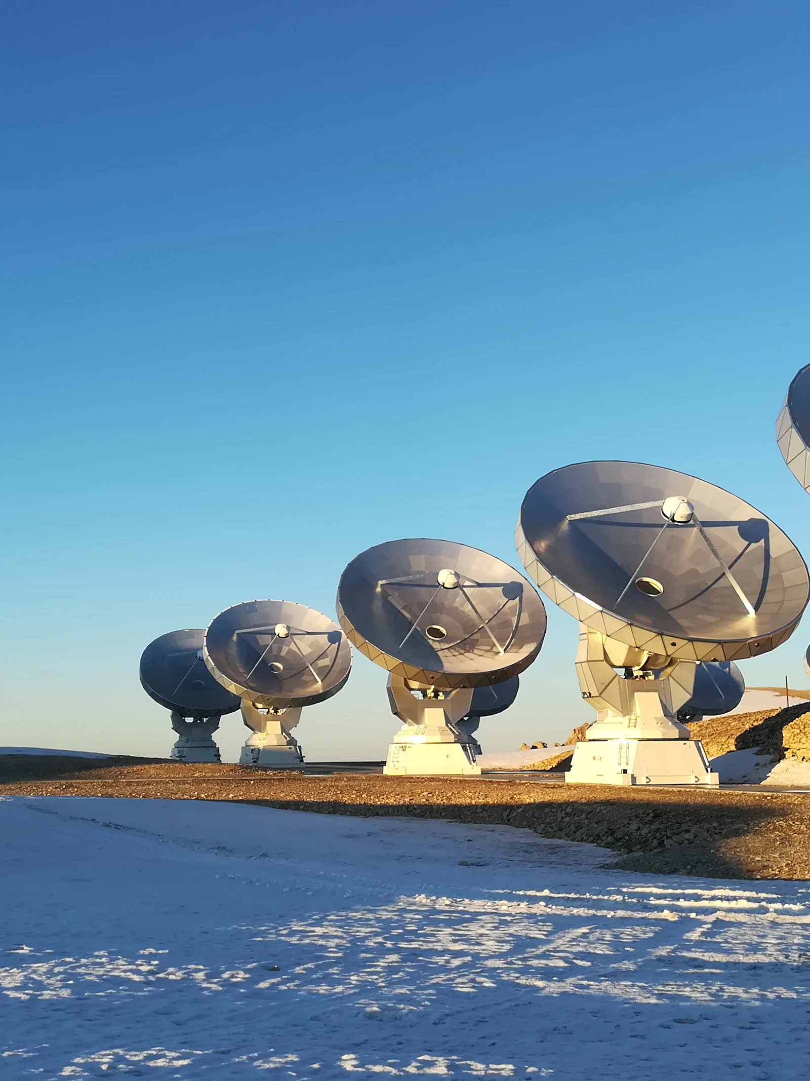 Astronomen meten de temperatuur van het heelal van nog geen miljard jaar na de oerknal