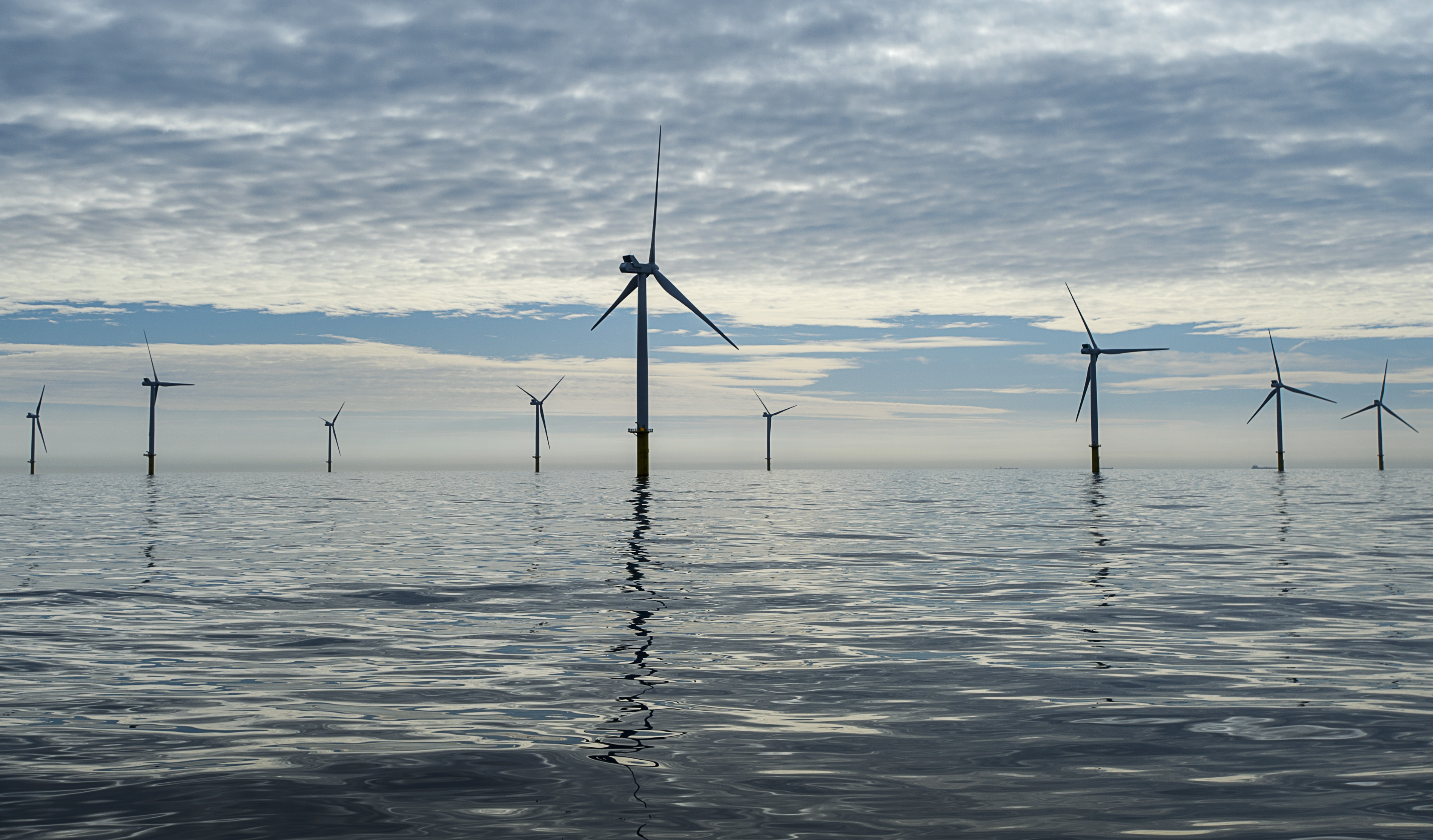 Hoe turbines elkaar de wind uit de zeilen nemen