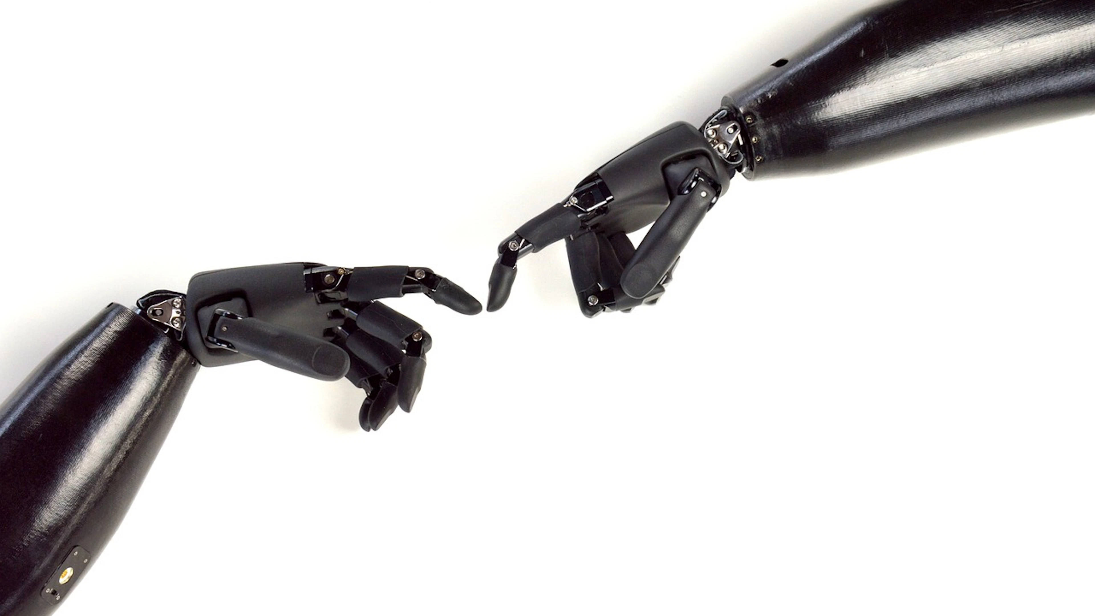 Derde en vierde robotarm voelen aan als een deel van het eigen lichaam