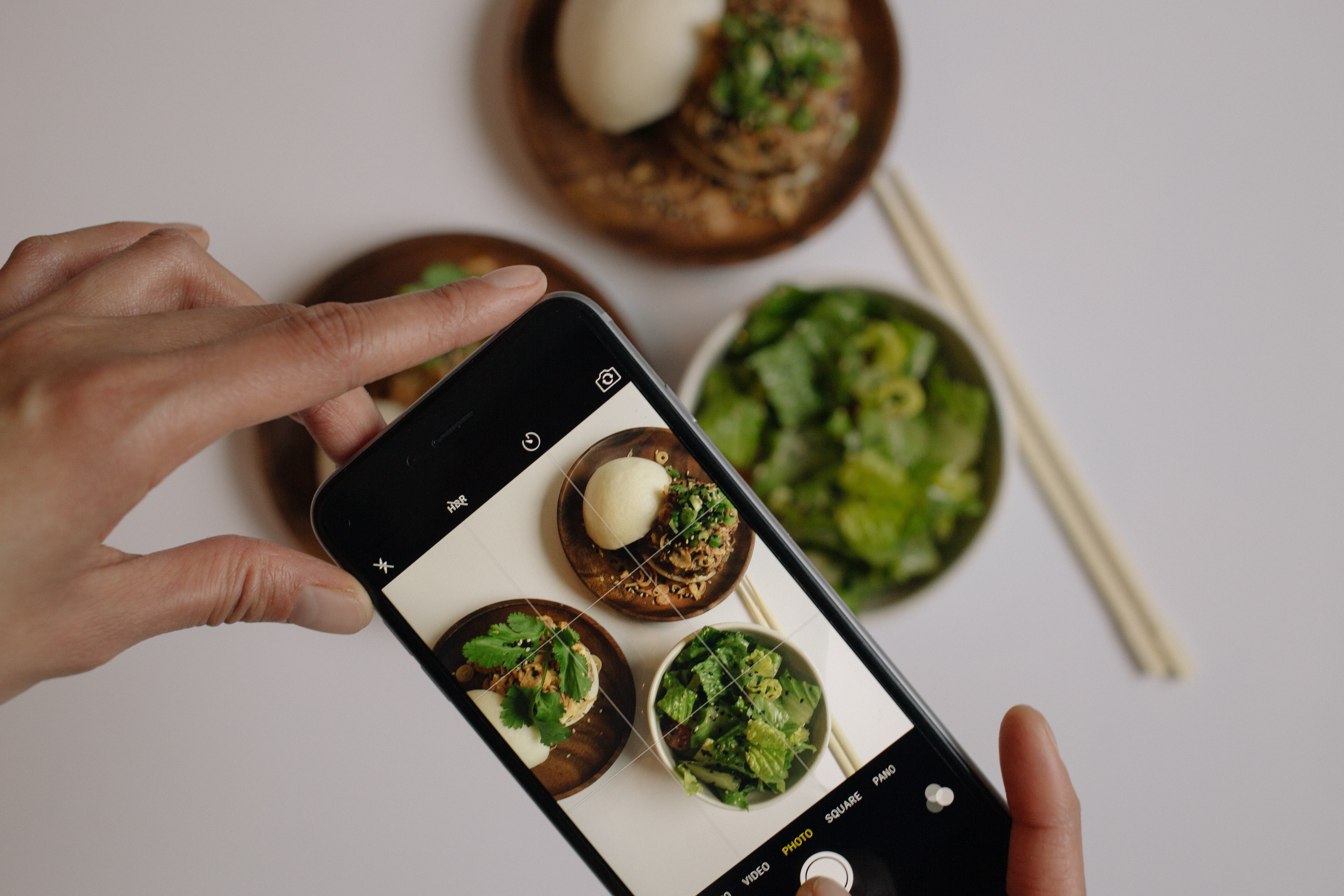 Waarom vertrouwen we op influencers voor gezondheidsadvies? ‘Ze claimen dat hun lichaam een waardevolle bron van kennis is’