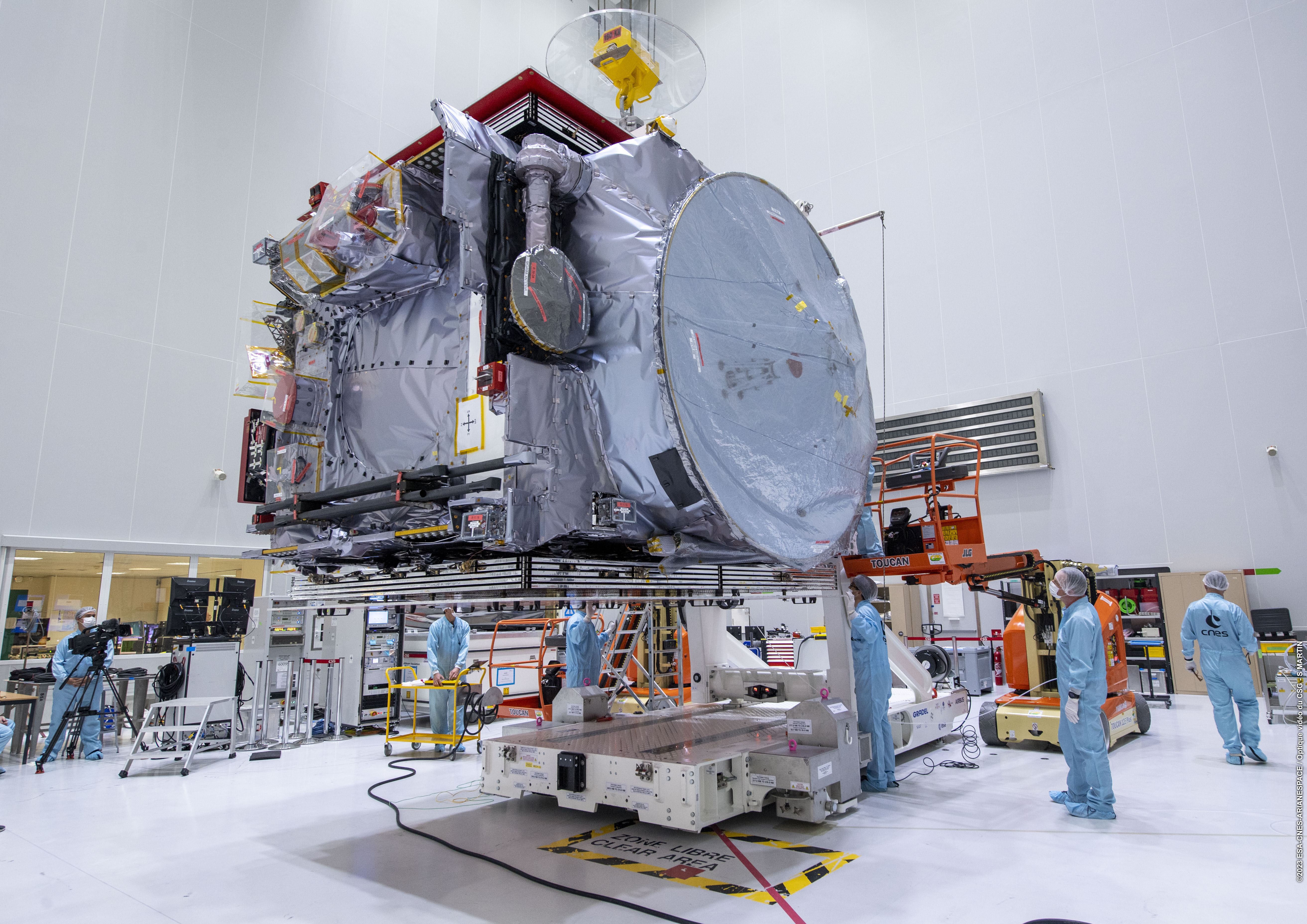 ESA neemt Jupiter en grote maan Ganymedes onder de loep
