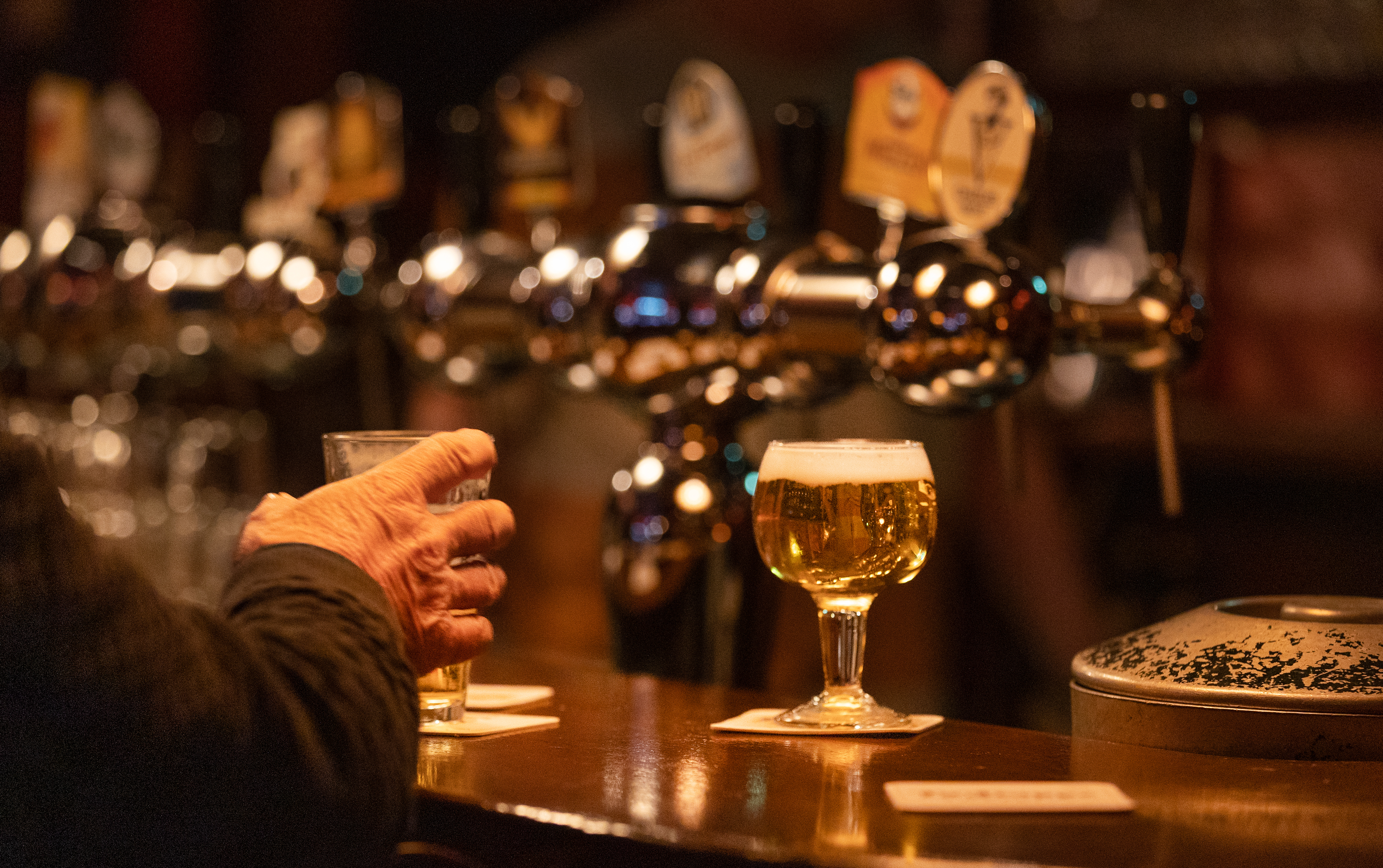 Alcohol wordt meer en meer geassocieerd met kanker. Is dat terecht?