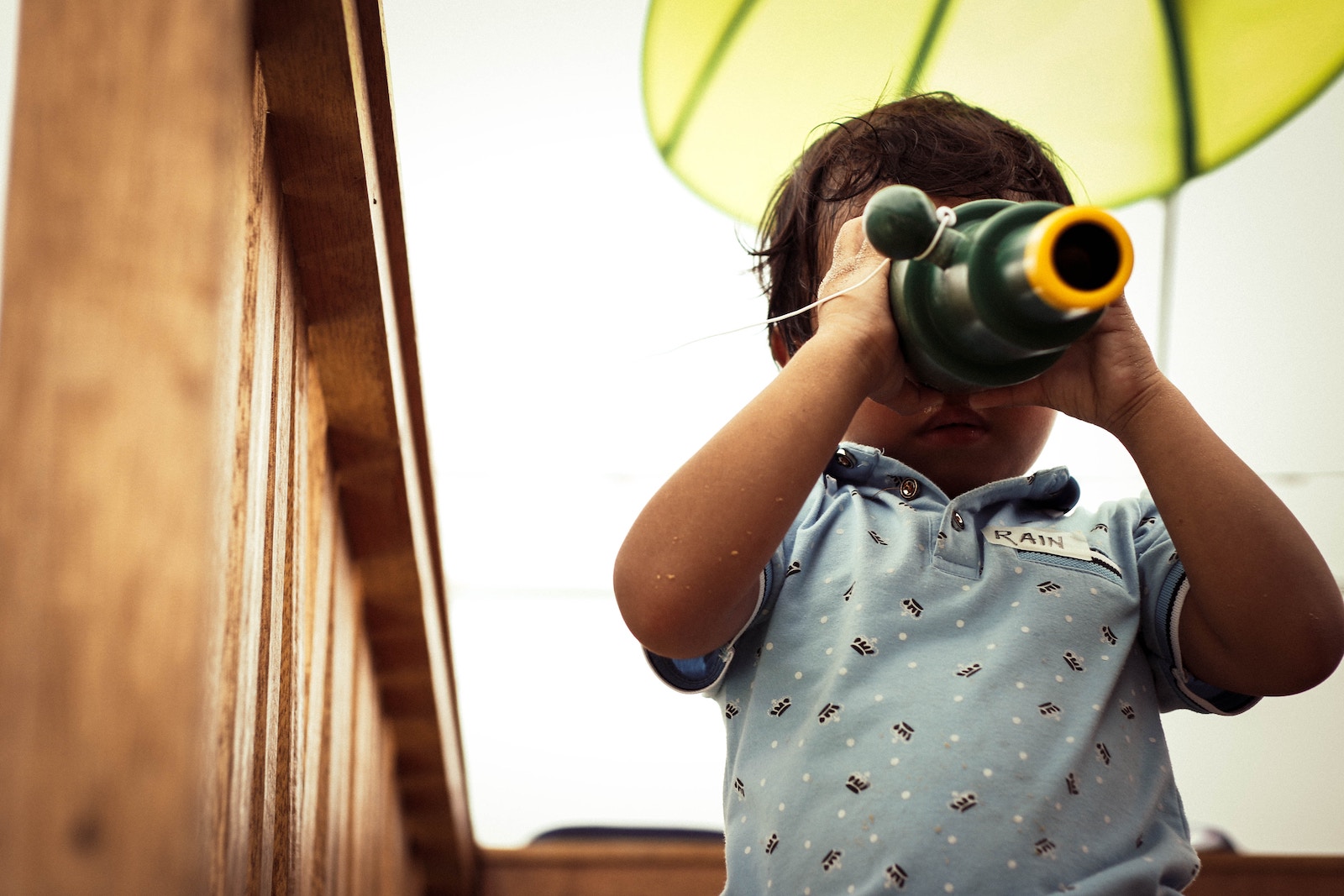 Zijn mensenkinderen nieuwsgieriger dan andere mensapen?