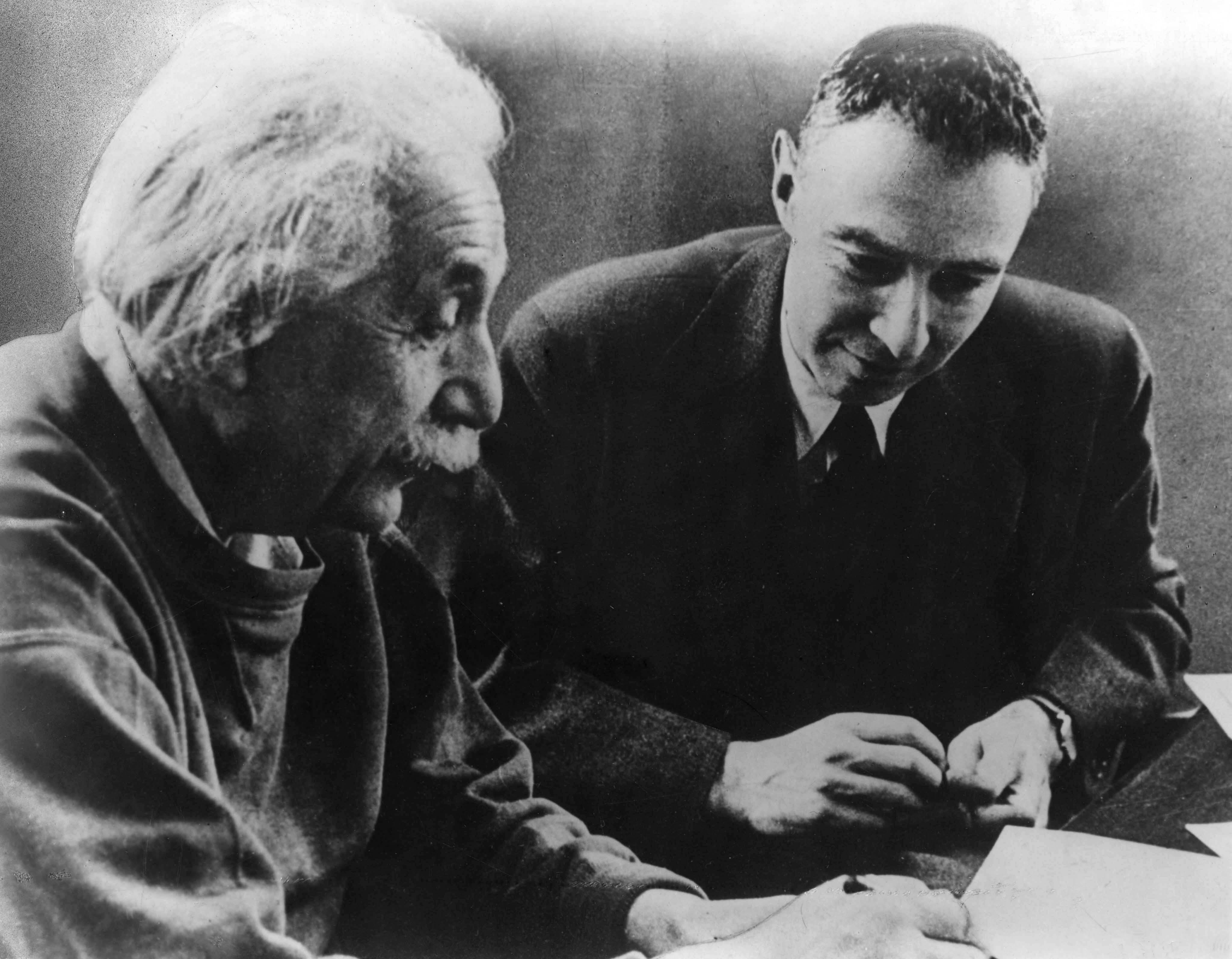 Vóór zijn werk aan de atoombom stond Oppenheimer op het punt zwarte gaten te ontdekken