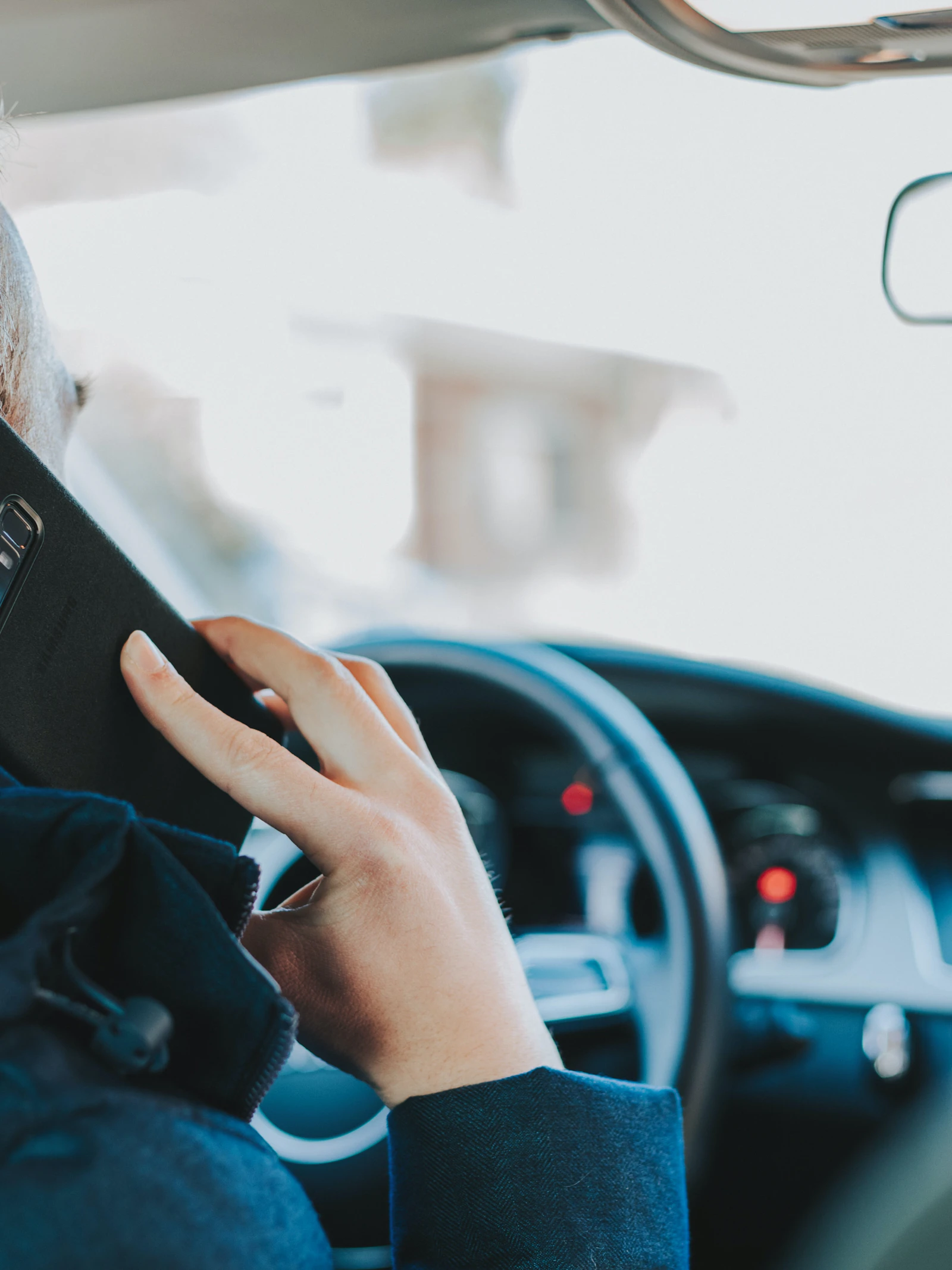 Afgeleid rijden is nog onveiliger dan gedacht