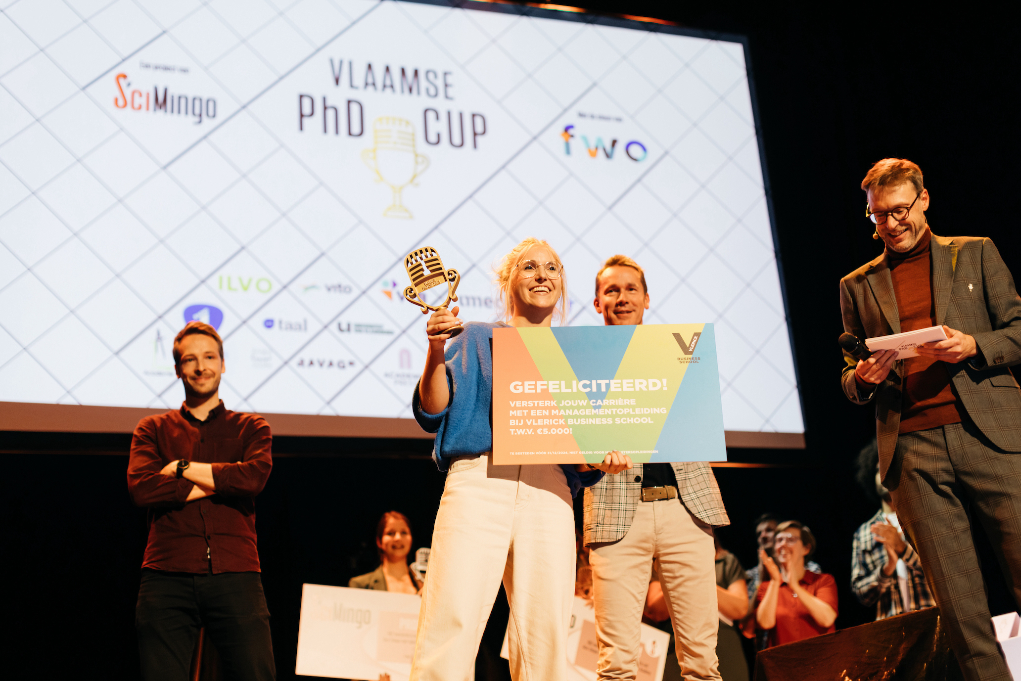 Doctor in de rechten Marie DeCock (Uhasselt) wint Vlaamse PhD Cup 2023 met onderzoek naar intercommunales