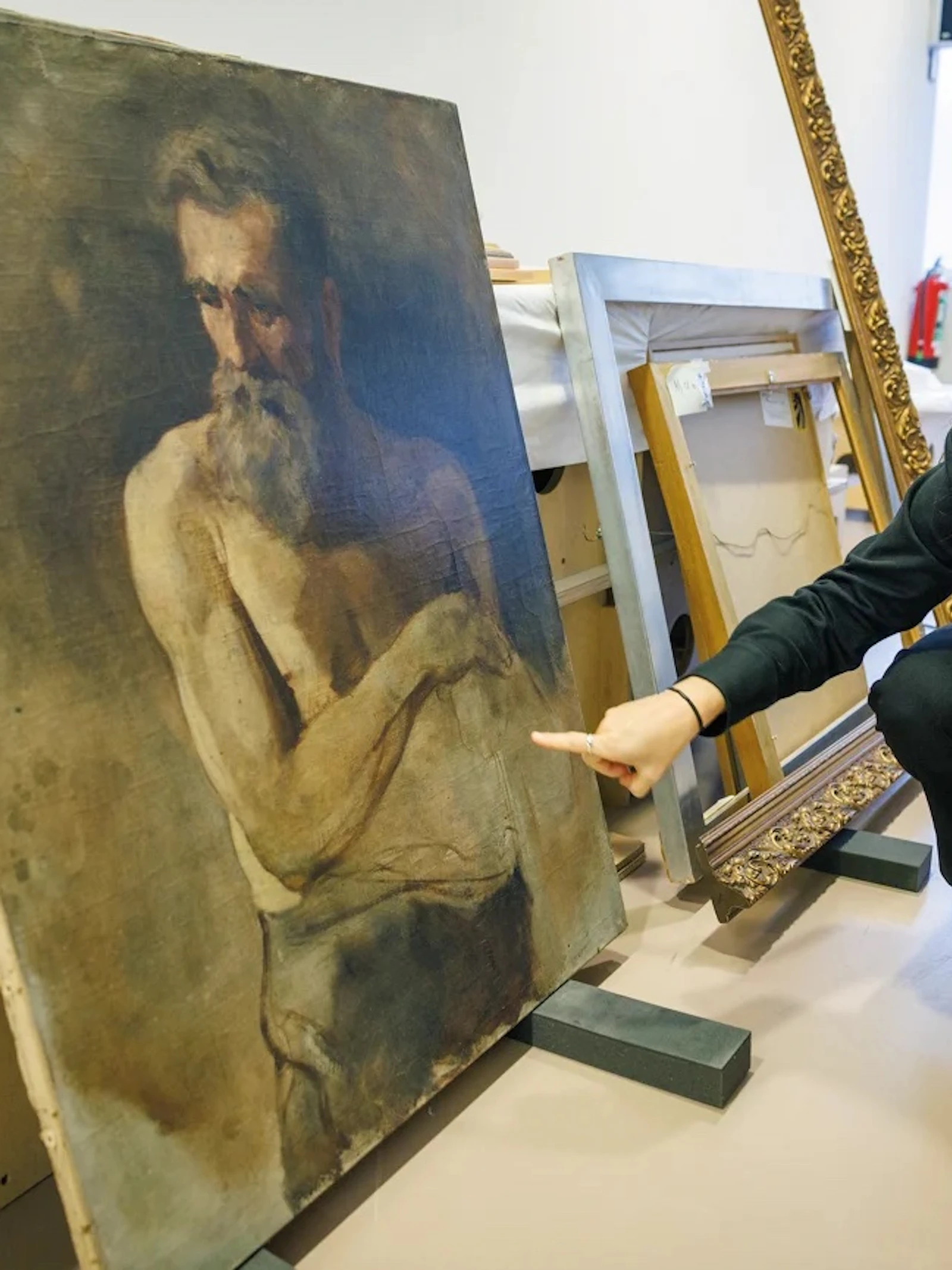 ‘Ensor heeft heel wat schilderijen overgeschilderd’