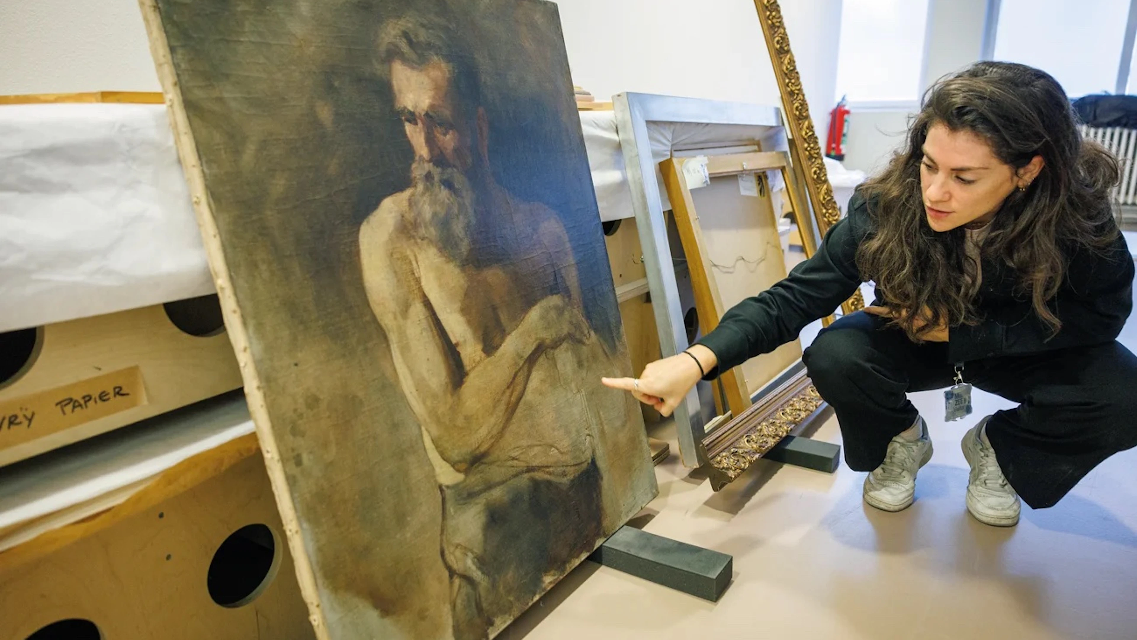 ‘Ensor heeft heel wat schilderijen overgeschilderd’