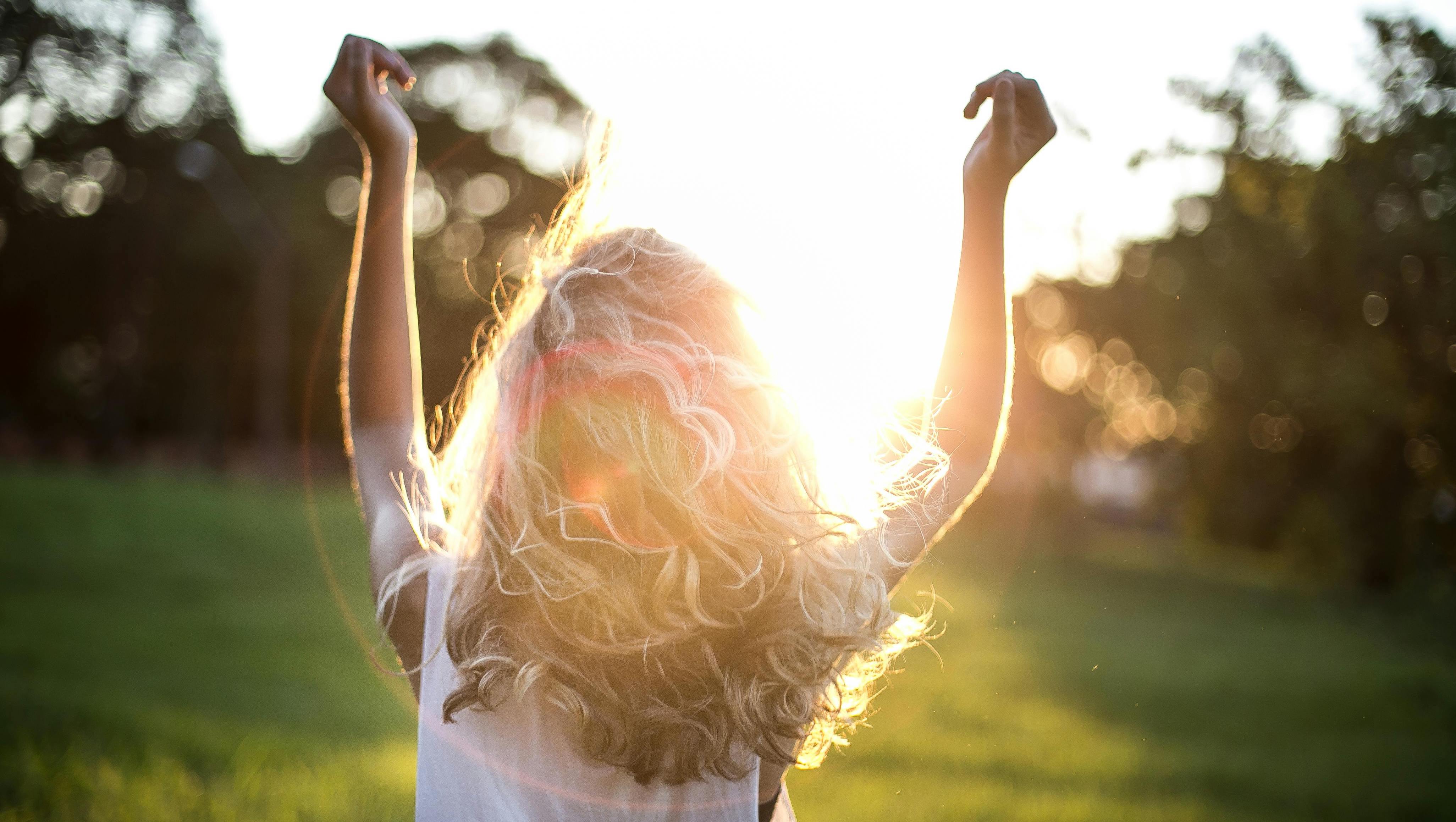 Daar is de zon! Hoe zonnestralen onze stemming en emoties beïnvloeden