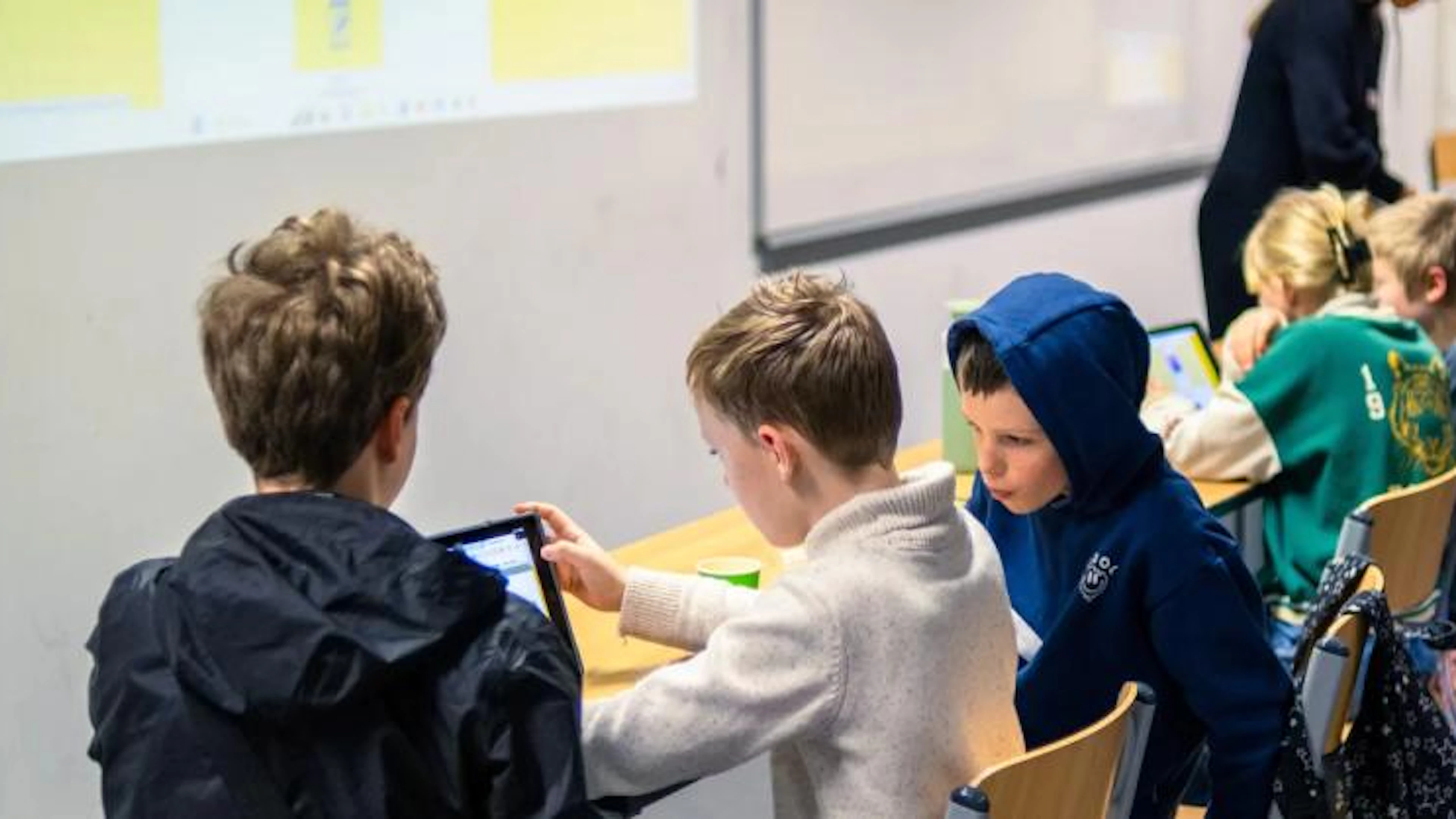 5 redenen waarom we al in de lagere school met nieuwswijsheid moeten beginnen
