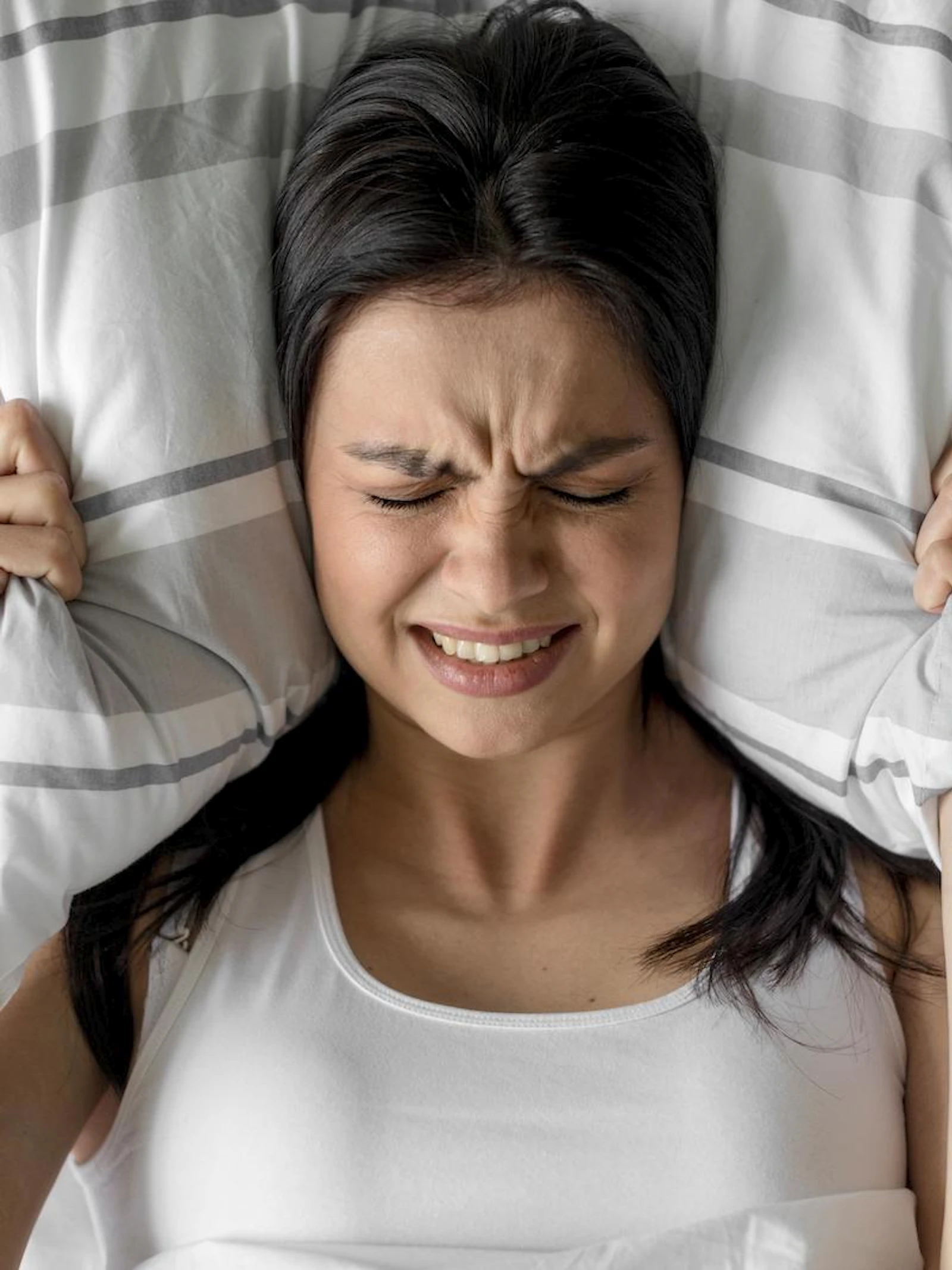 Tinnitus uit de oren en geld in het spaarvarken