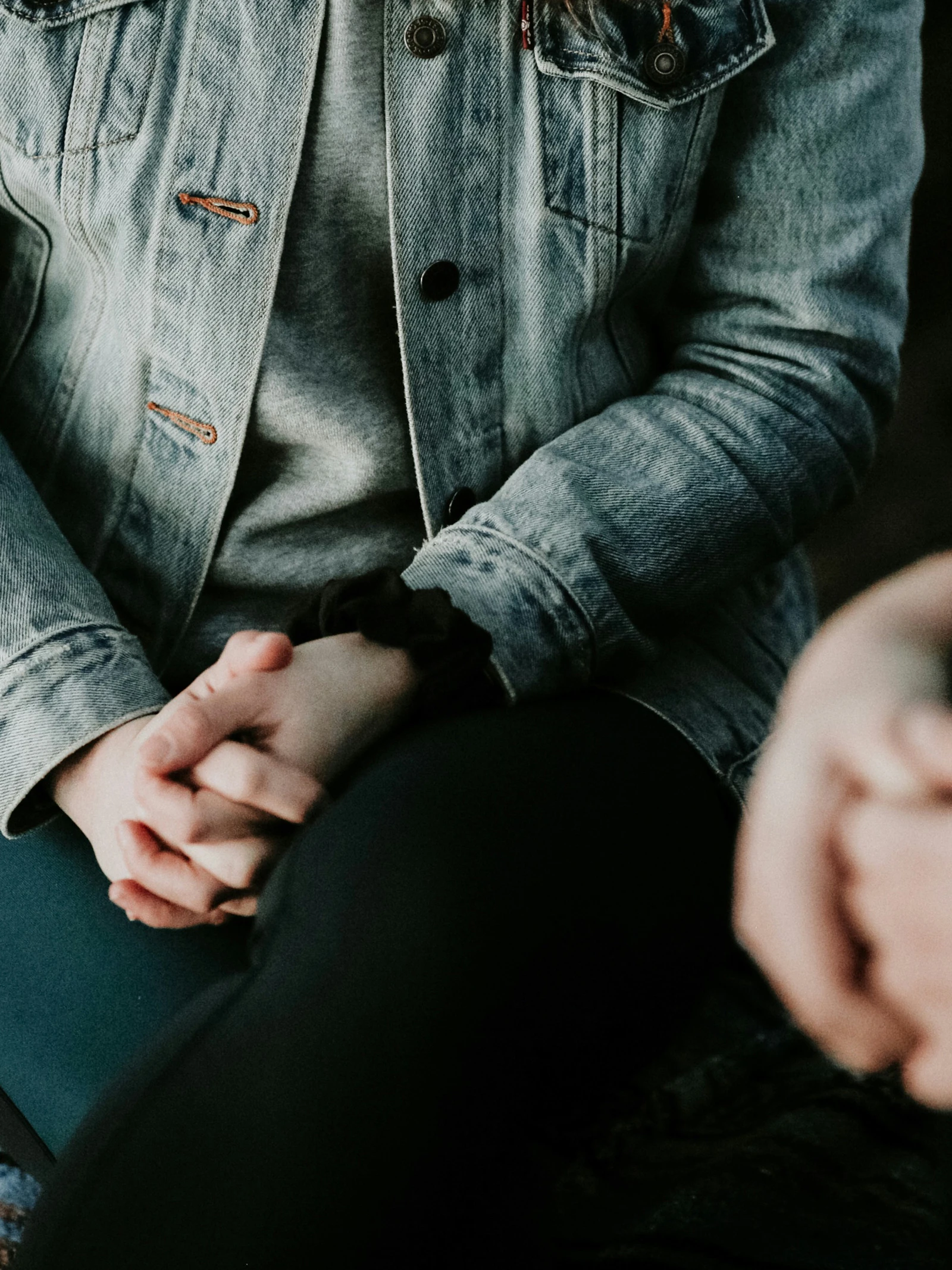 Ook psychotherapie heeft bijwerkingen: ‘Negatieve gevoelens en moeilijke gesprekken vormen deel van het proces’