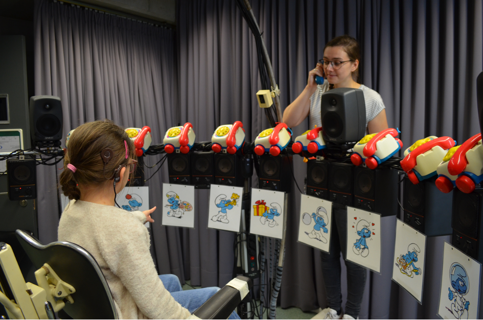 Kinderen smurfen beter met twee oren