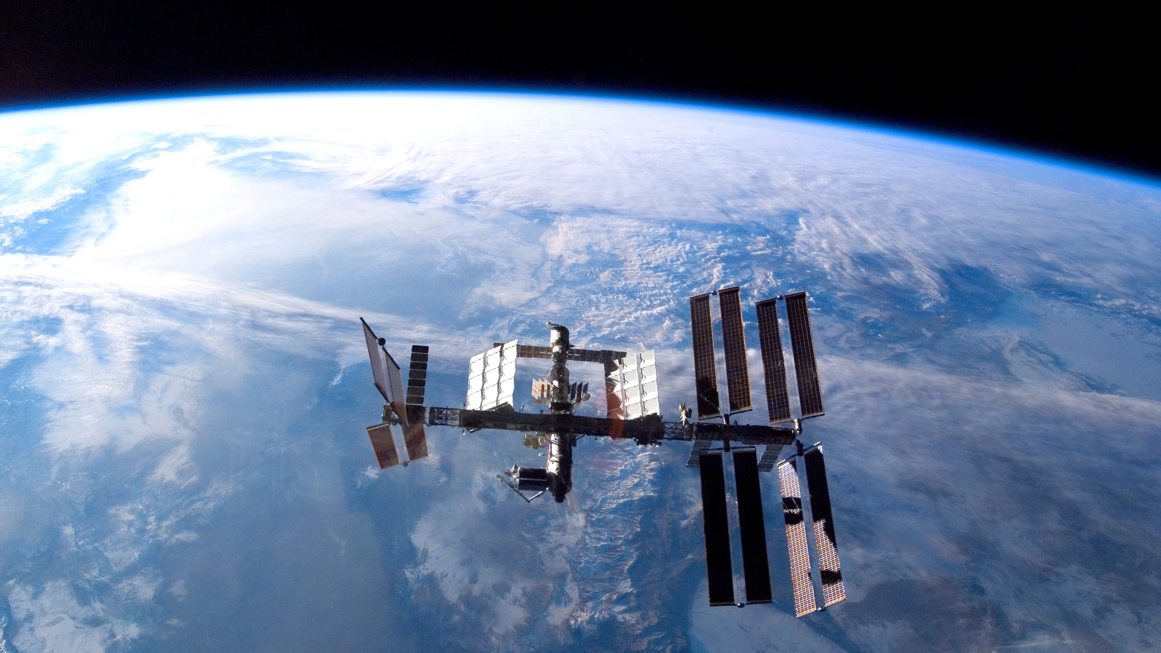 Zijn ruimtevaartuigen te steriel? Meer microben kunnen astronauten gezonder maken