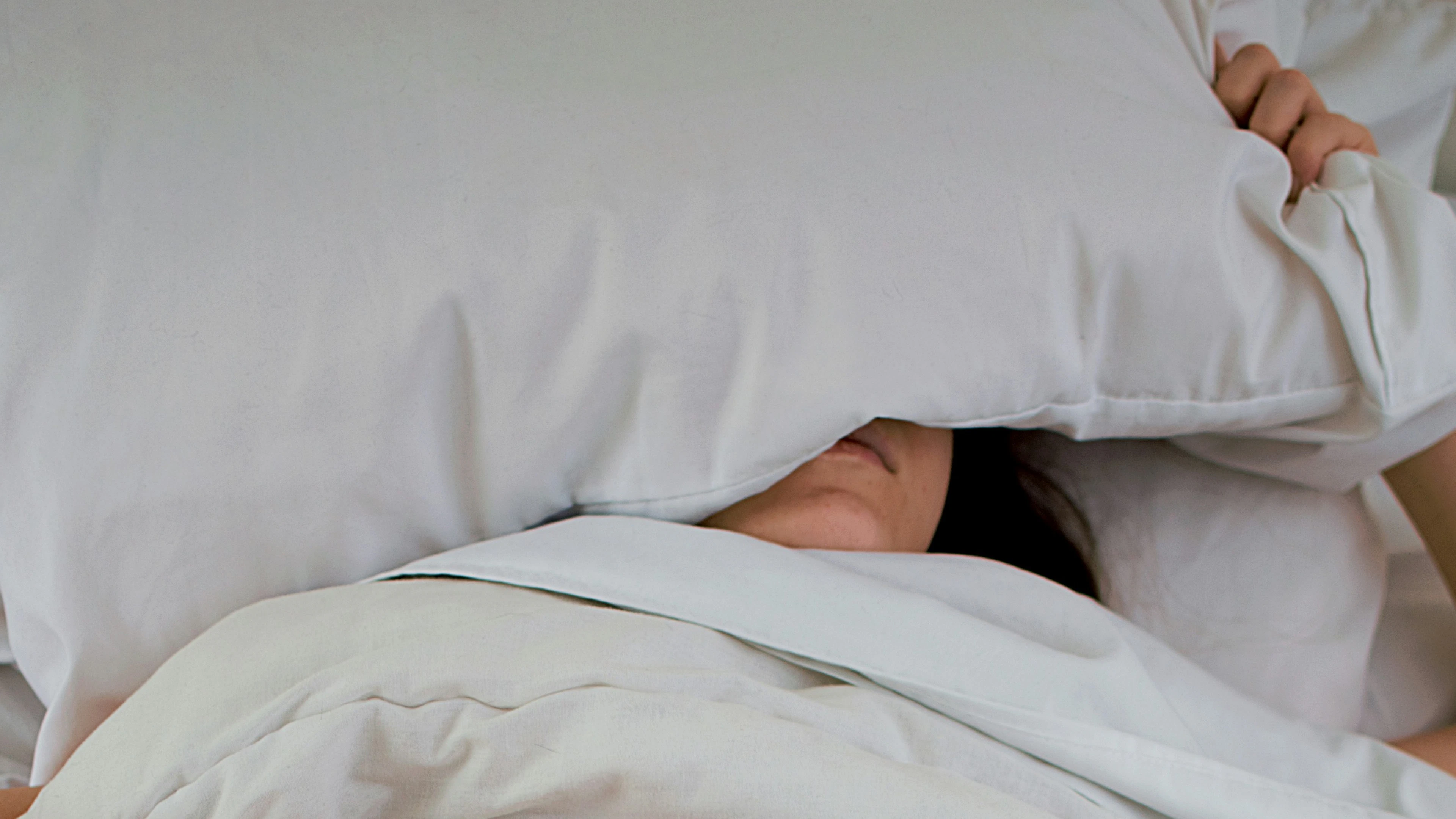 Waarom mensen zich ‘moe maar energiek’ voelen na een korte nacht