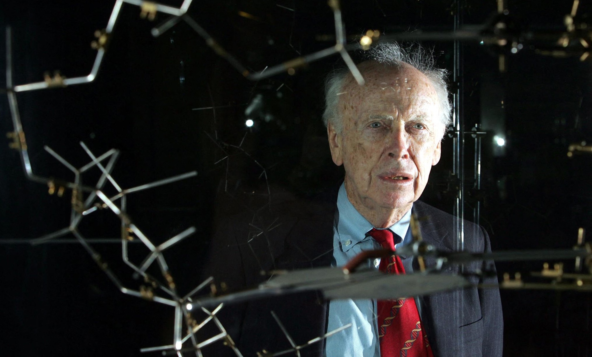 Nobelprijswinnaar James Watson, medeontdekker van dubbele helix, op 97-jarige leeftijd overleden