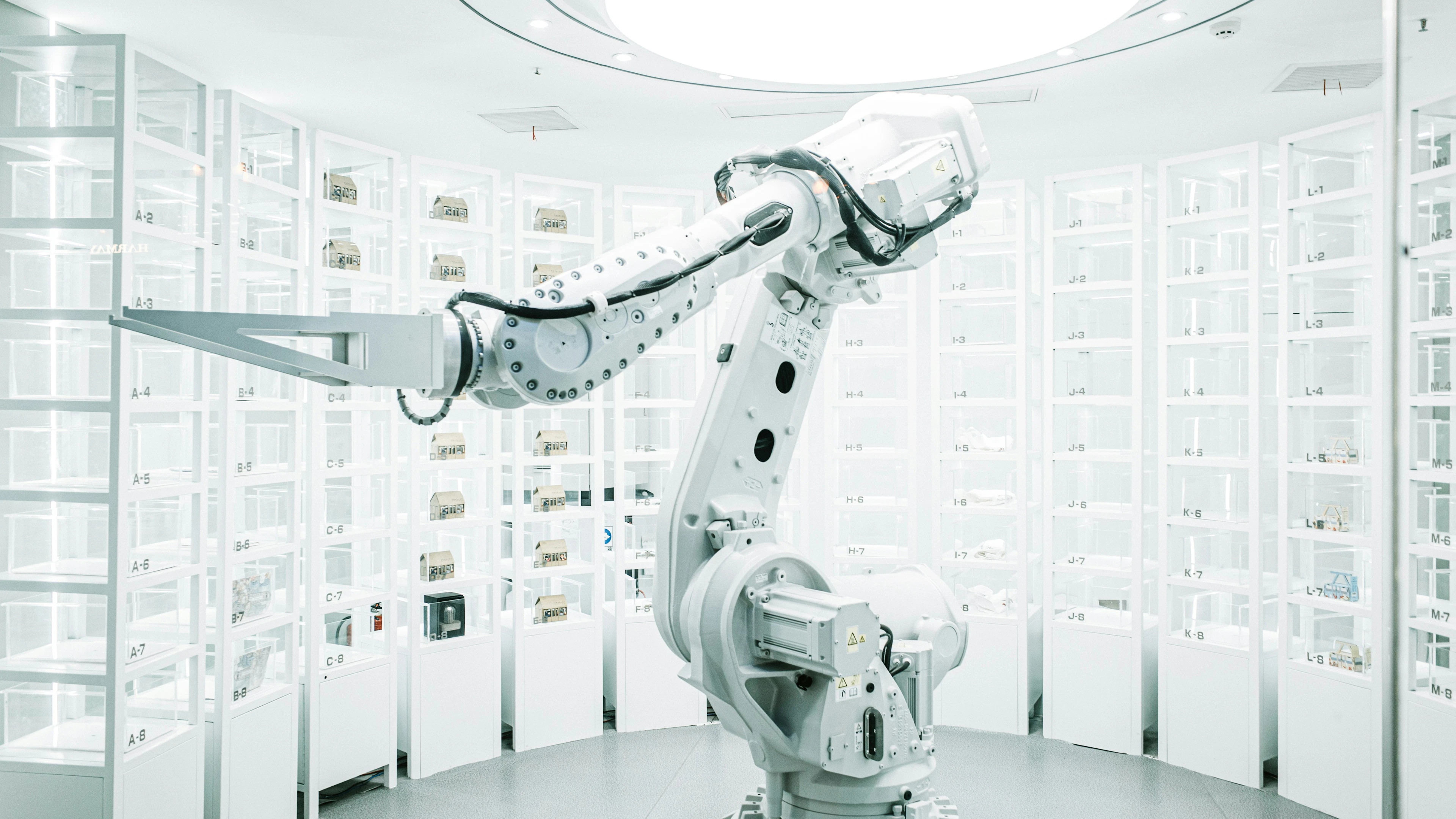 Een robotarm die onderzoek automatiseert Wie wetenschap automatiseert, verliest meer dan kennis