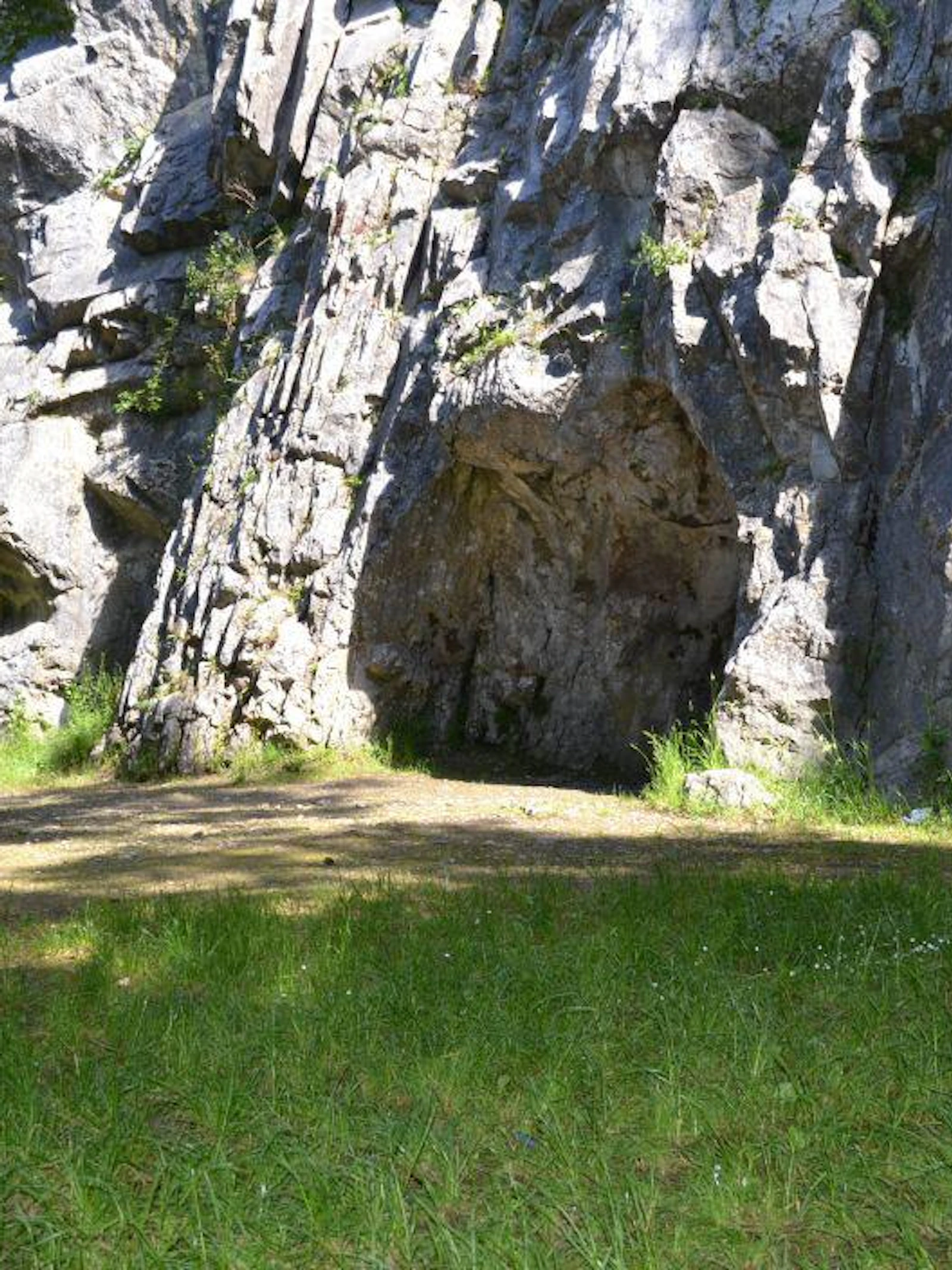 Neanderthalers uit Goyet aten vrouwen en kinderen