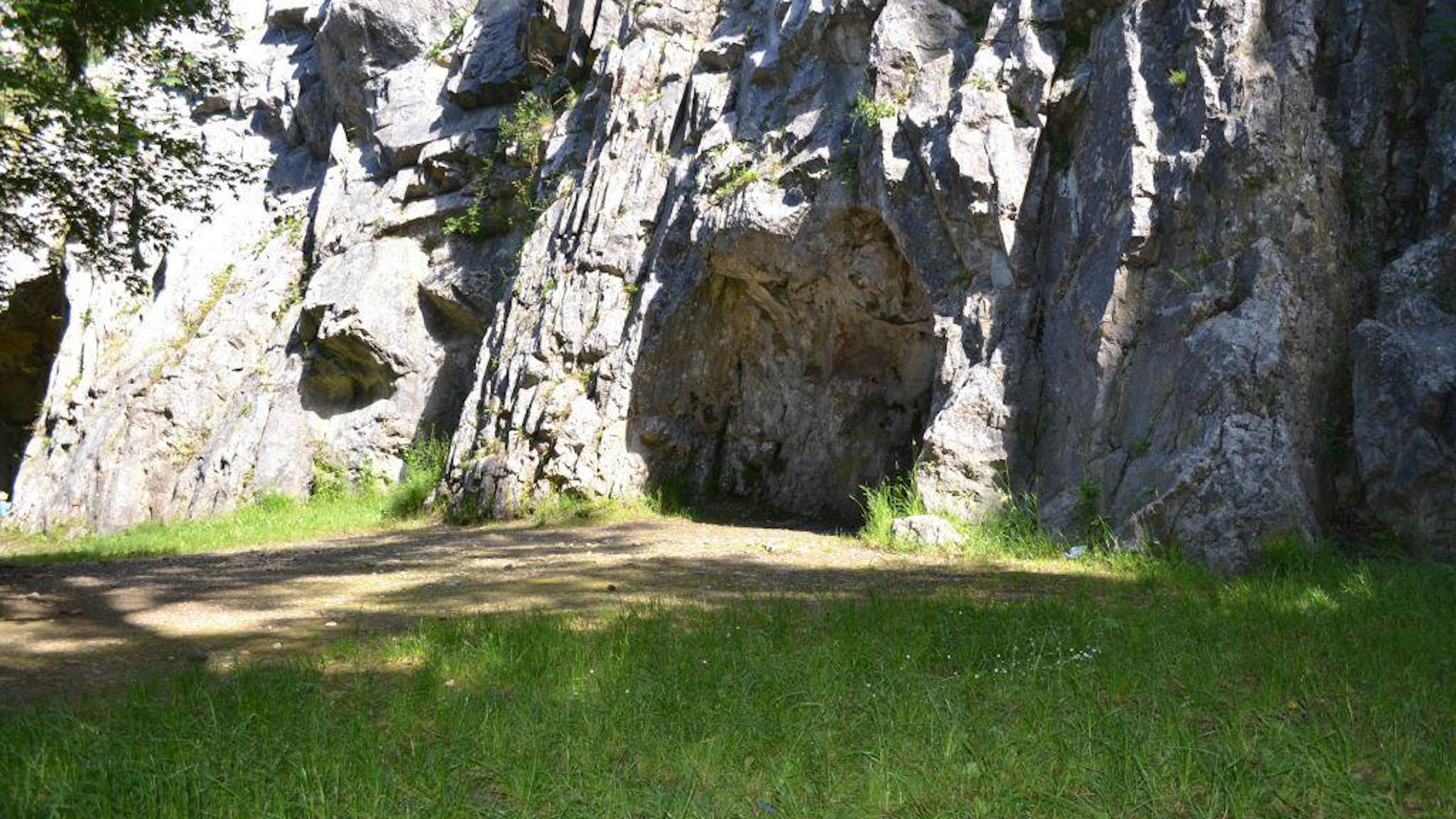Neanderthalers uit Goyet aten vrouwen en kinderen