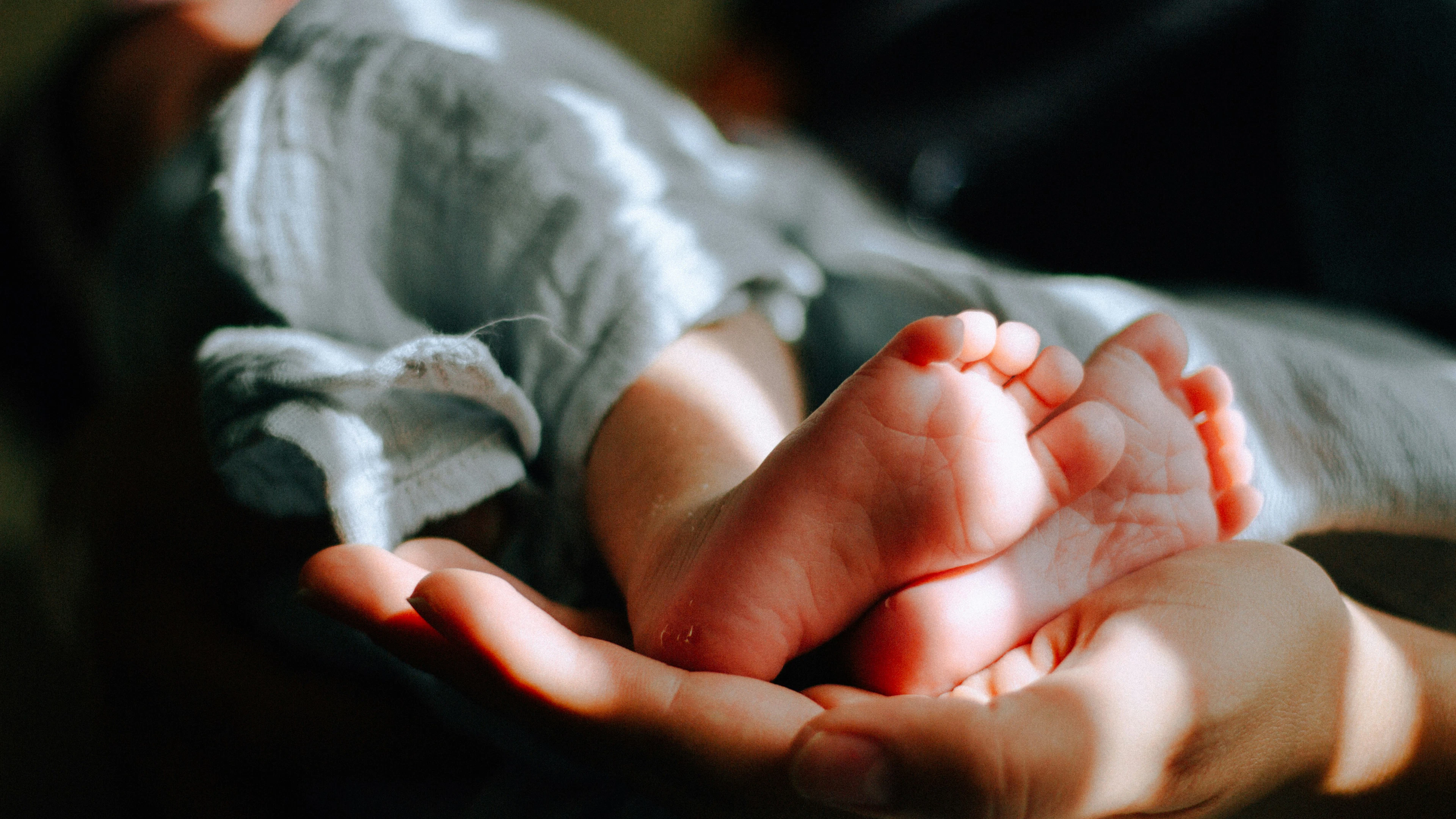 Baby Pasgeboren baby heeft al gevoel voor ritme
