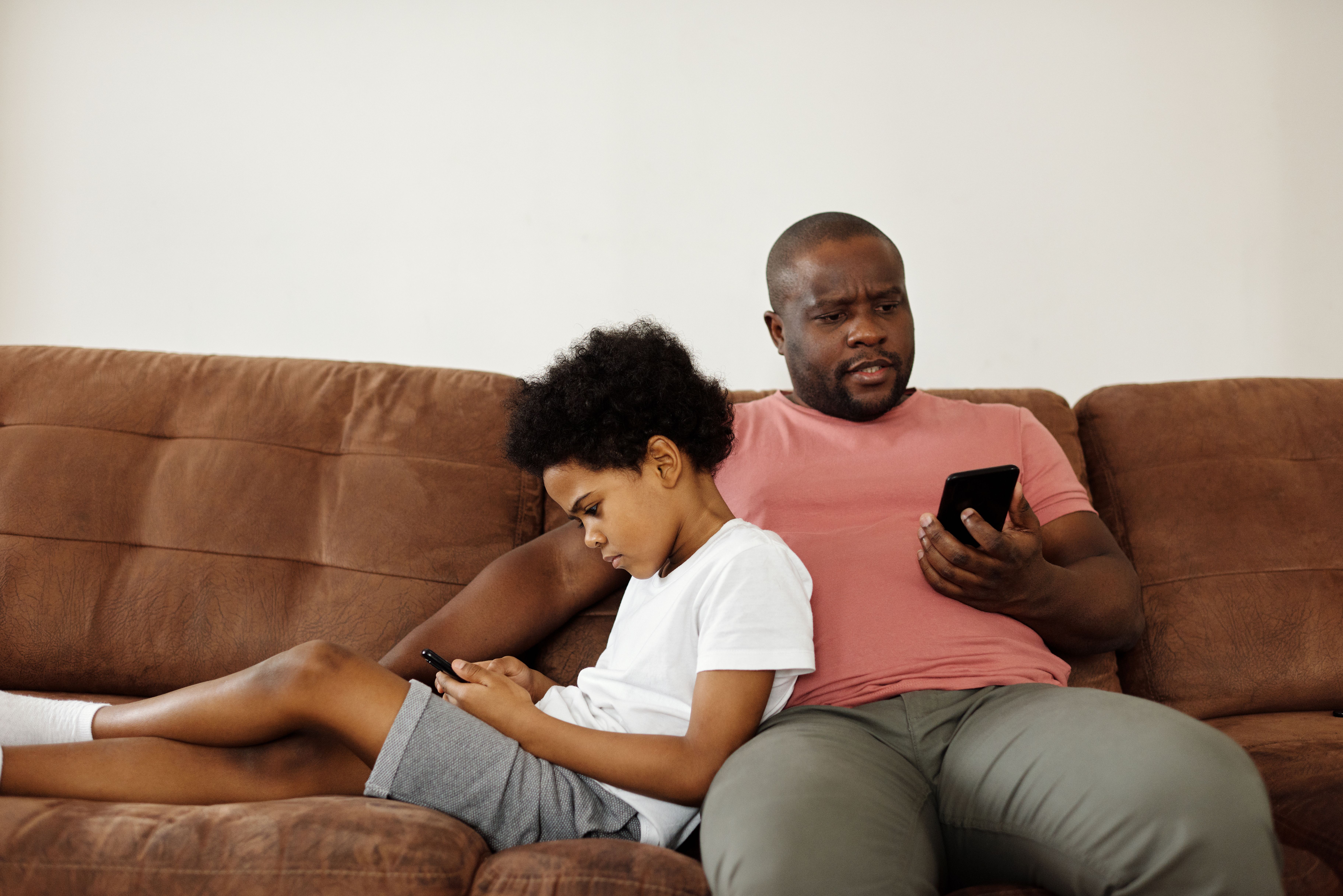 Als ouders hun smartphone liever zien dan hun kind