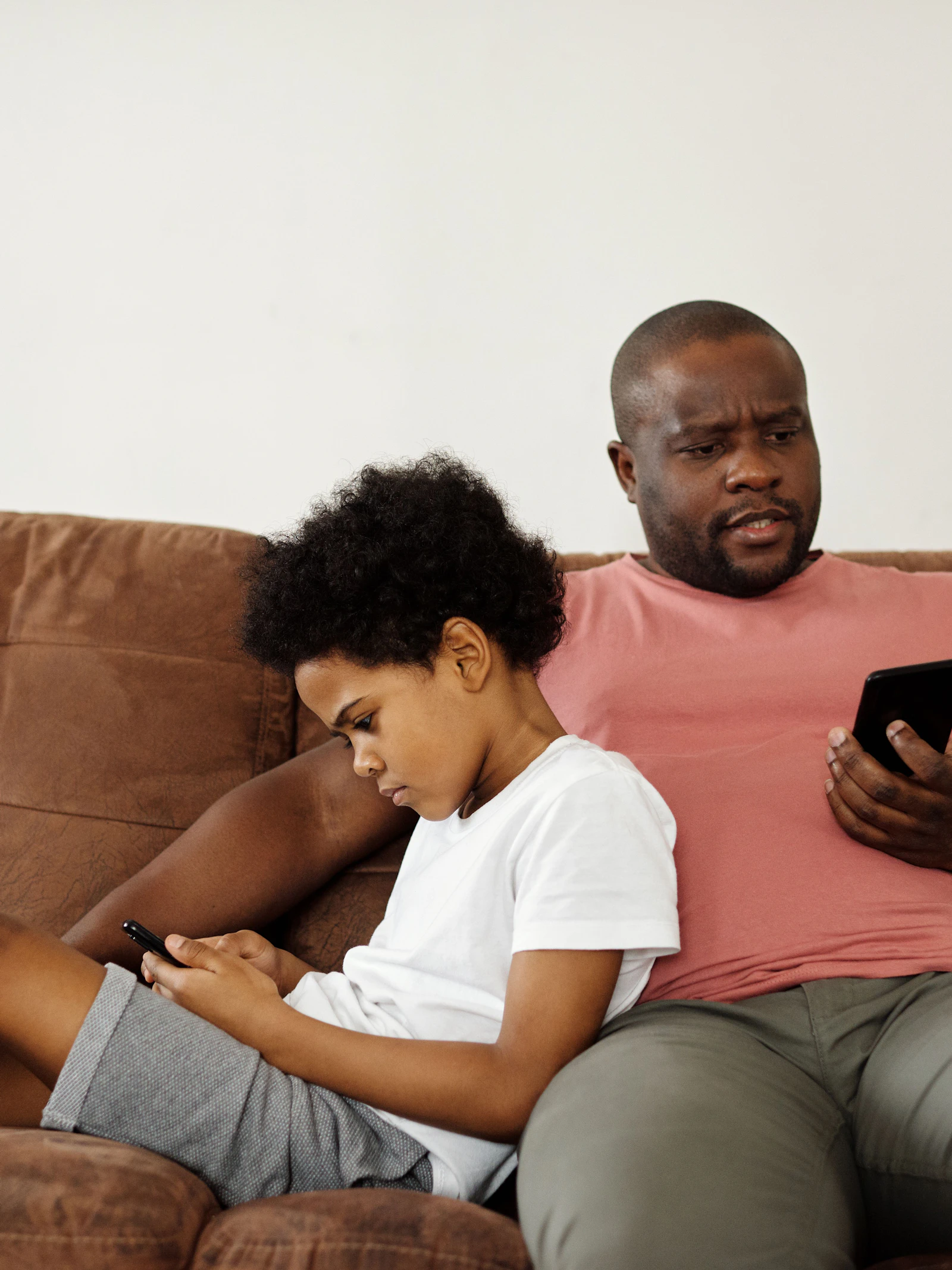 Als ouders hun smartphone liever zien dan hun kind