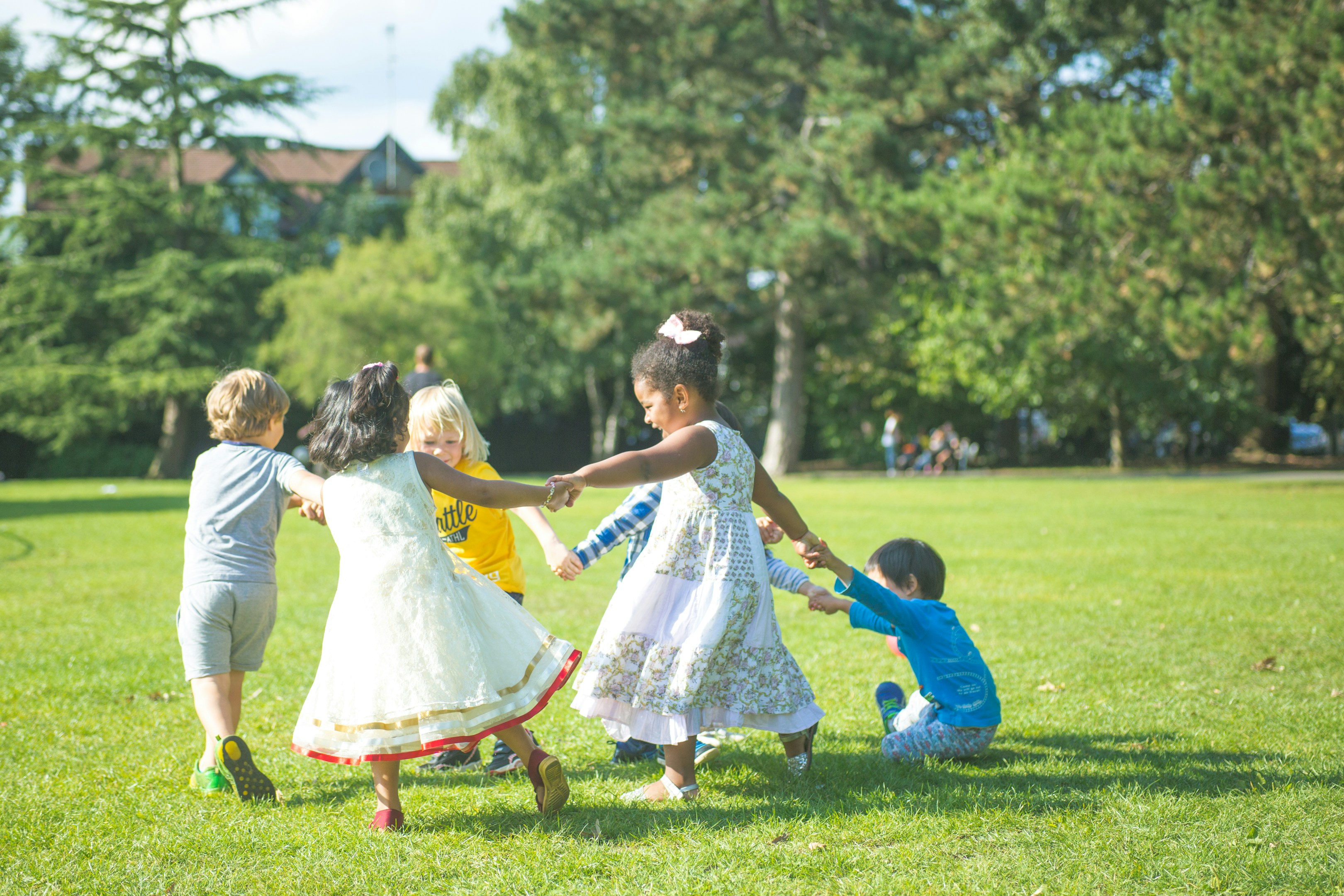 Kan het knuffelhormoon oxytocine sociale interacties bij kinderen met autisme beïnvloeden?