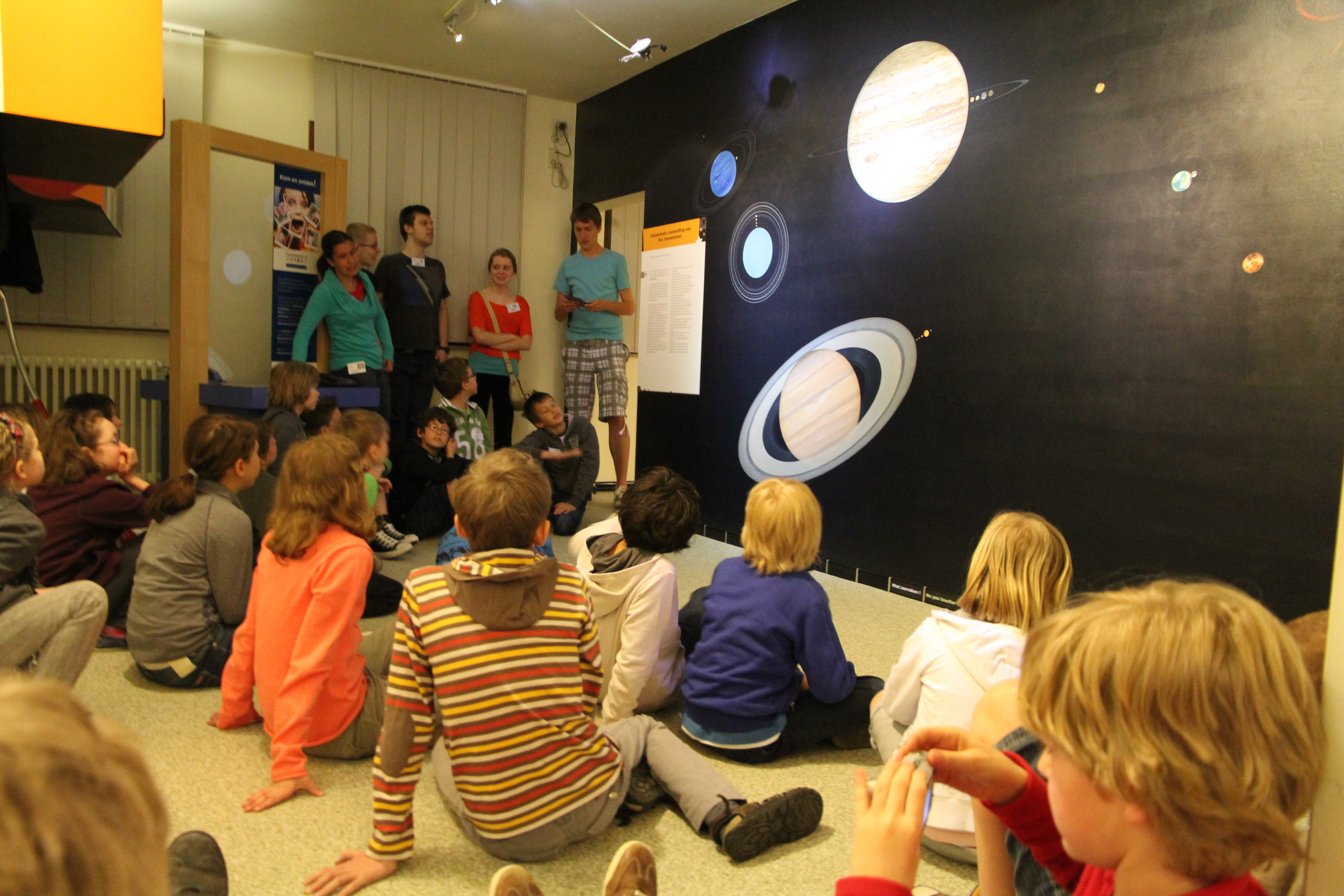 Interactief verhaal van de sterren en planeten op MIRA